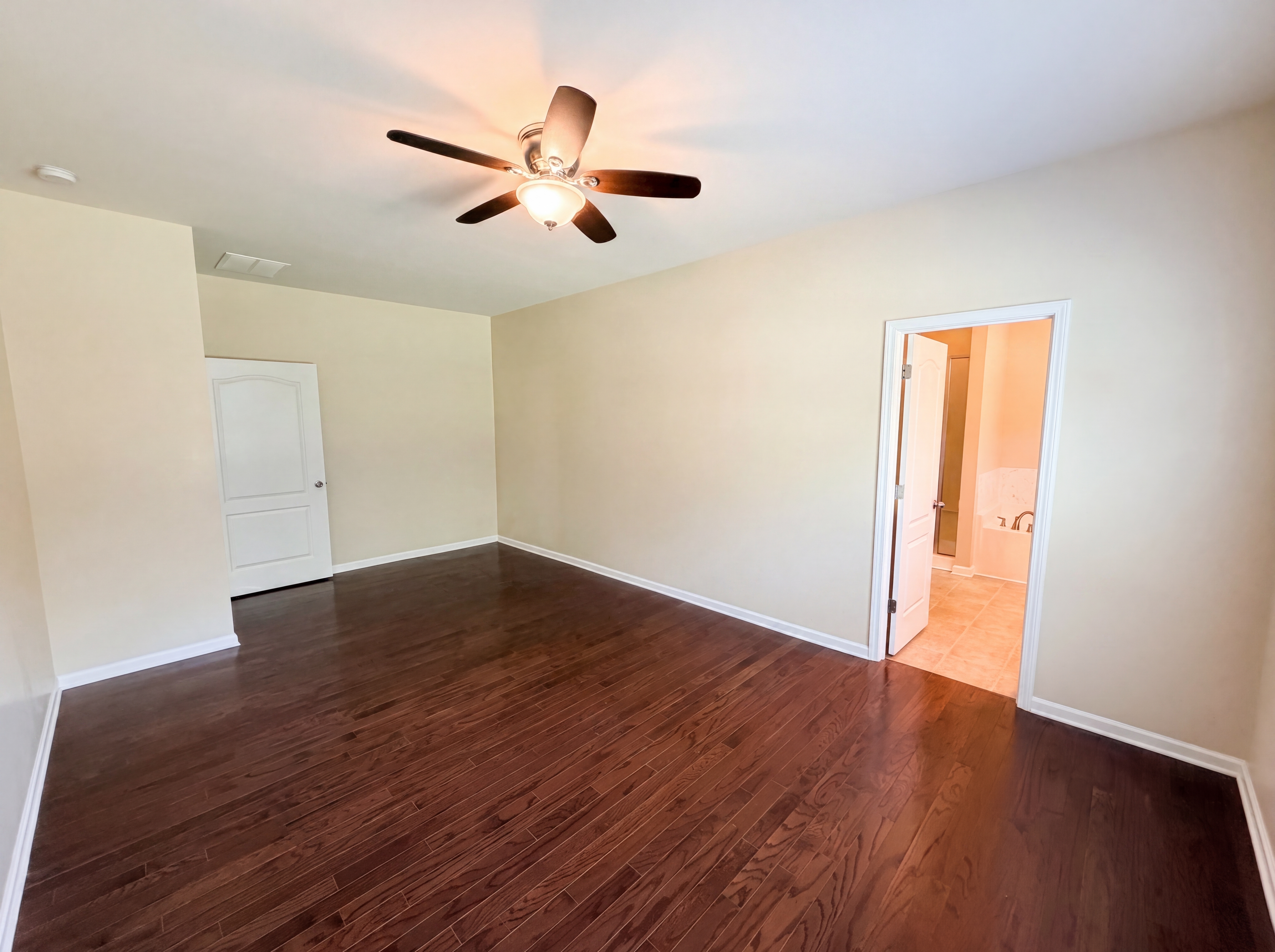 Photo 4 of 20 of 7110 Strawberry Fields Ln, Charlotte, NC