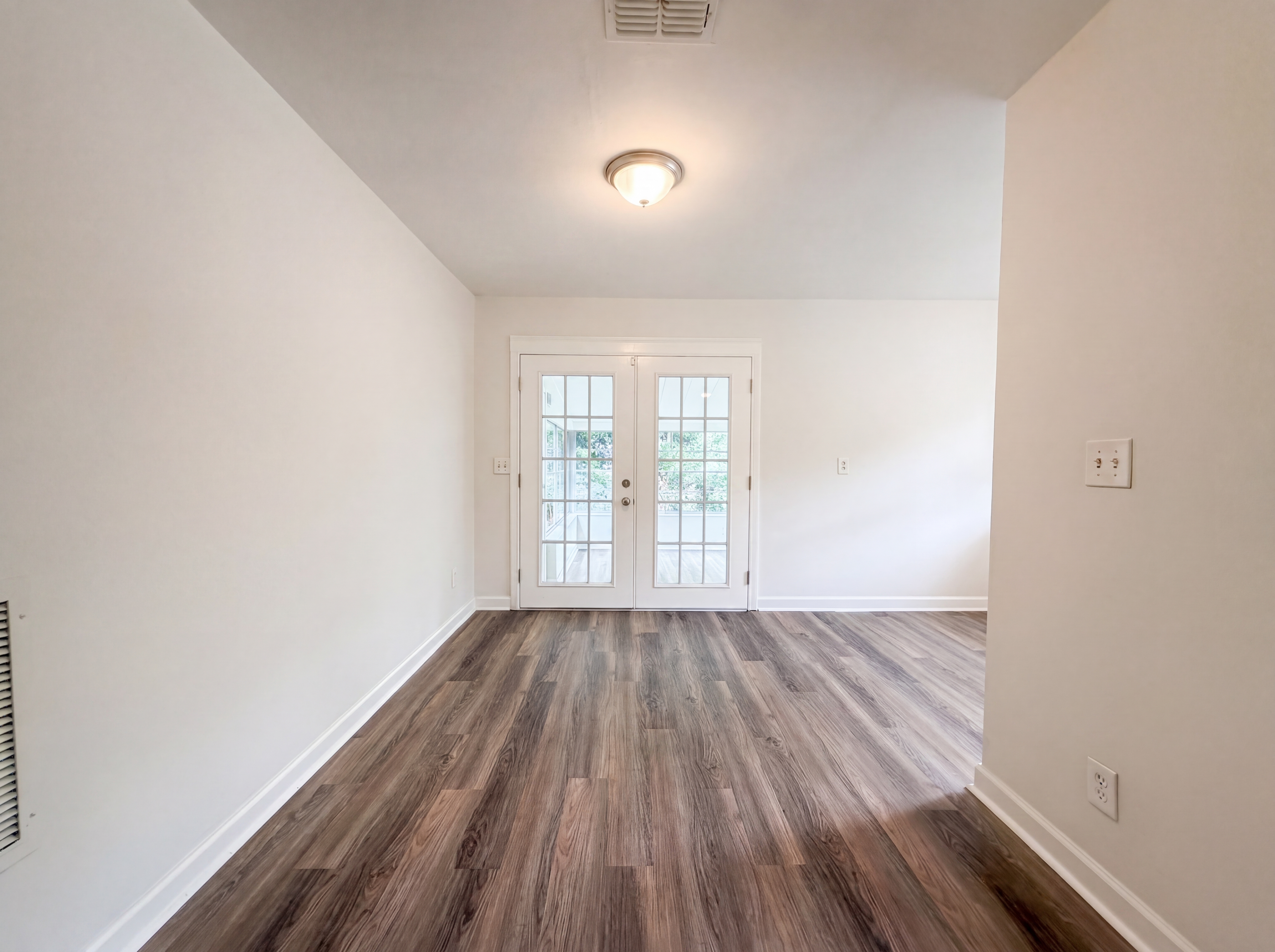 Photo 8 of 19 of 7361 Proxima Rd, Jacksonville, FL