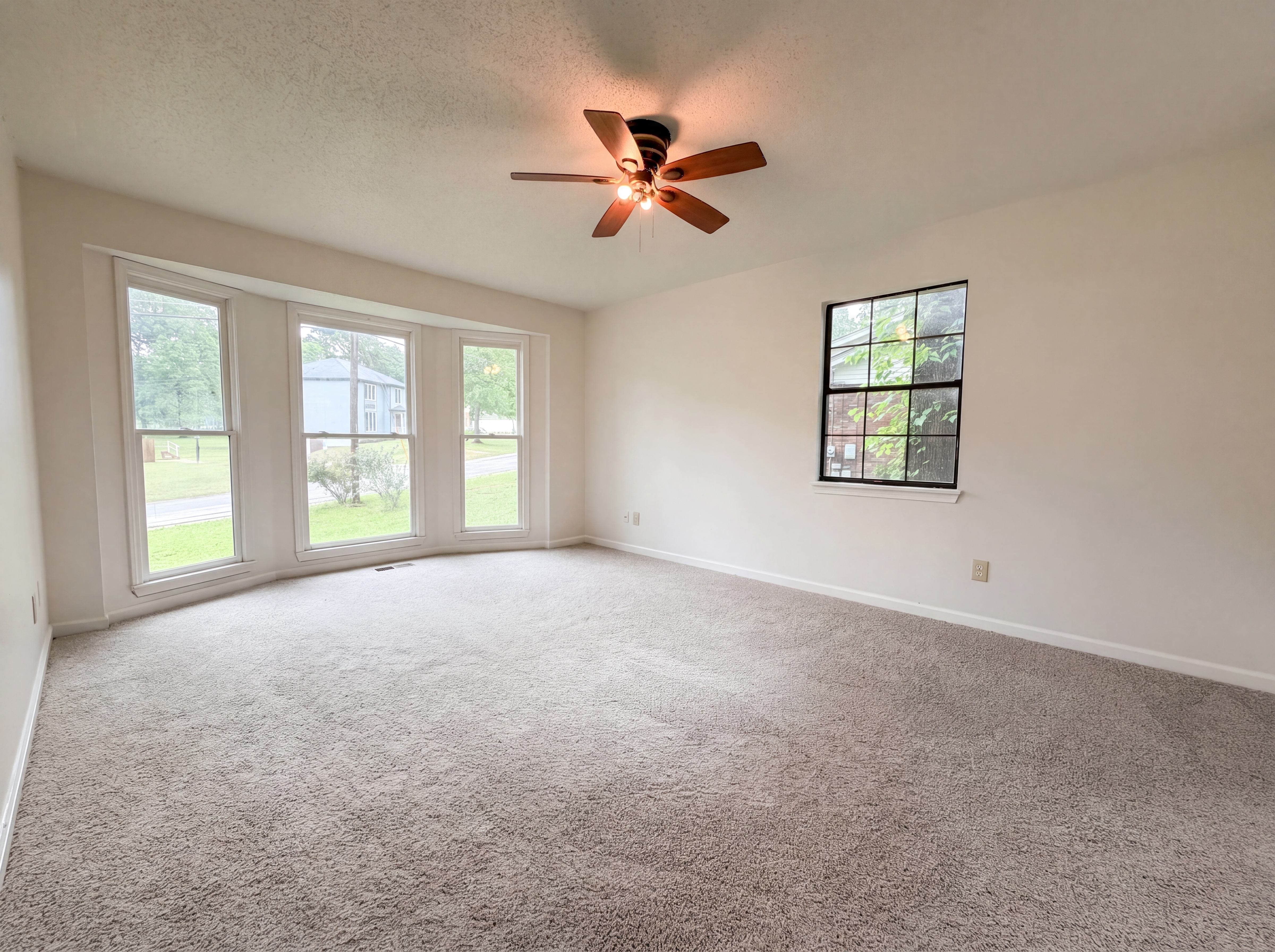 Photo 10 of 24 of 1223 6th St, Pleasant Grove, AL