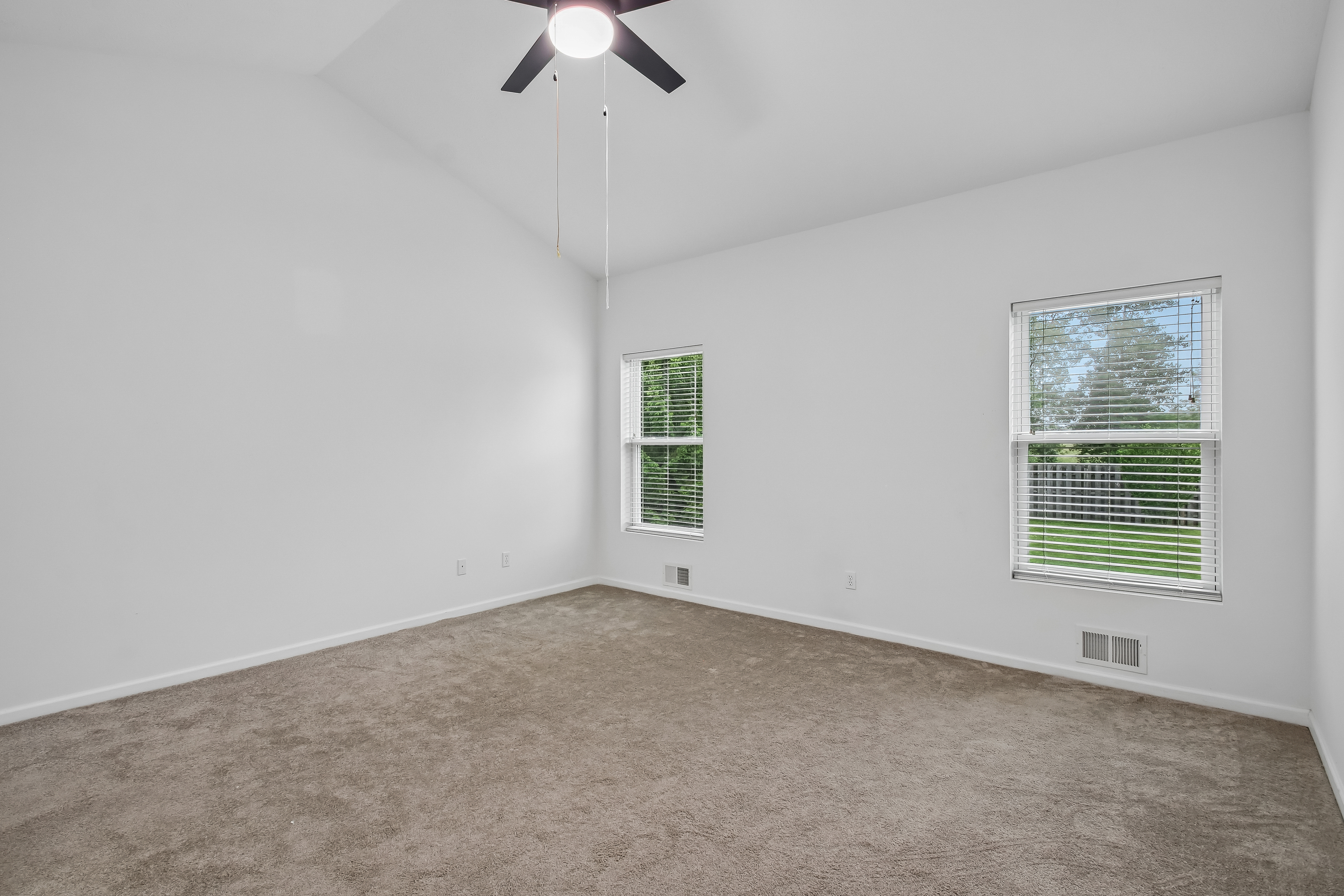 Photo 4 of 34 of 5704 Yanni Ct, Avon, NY