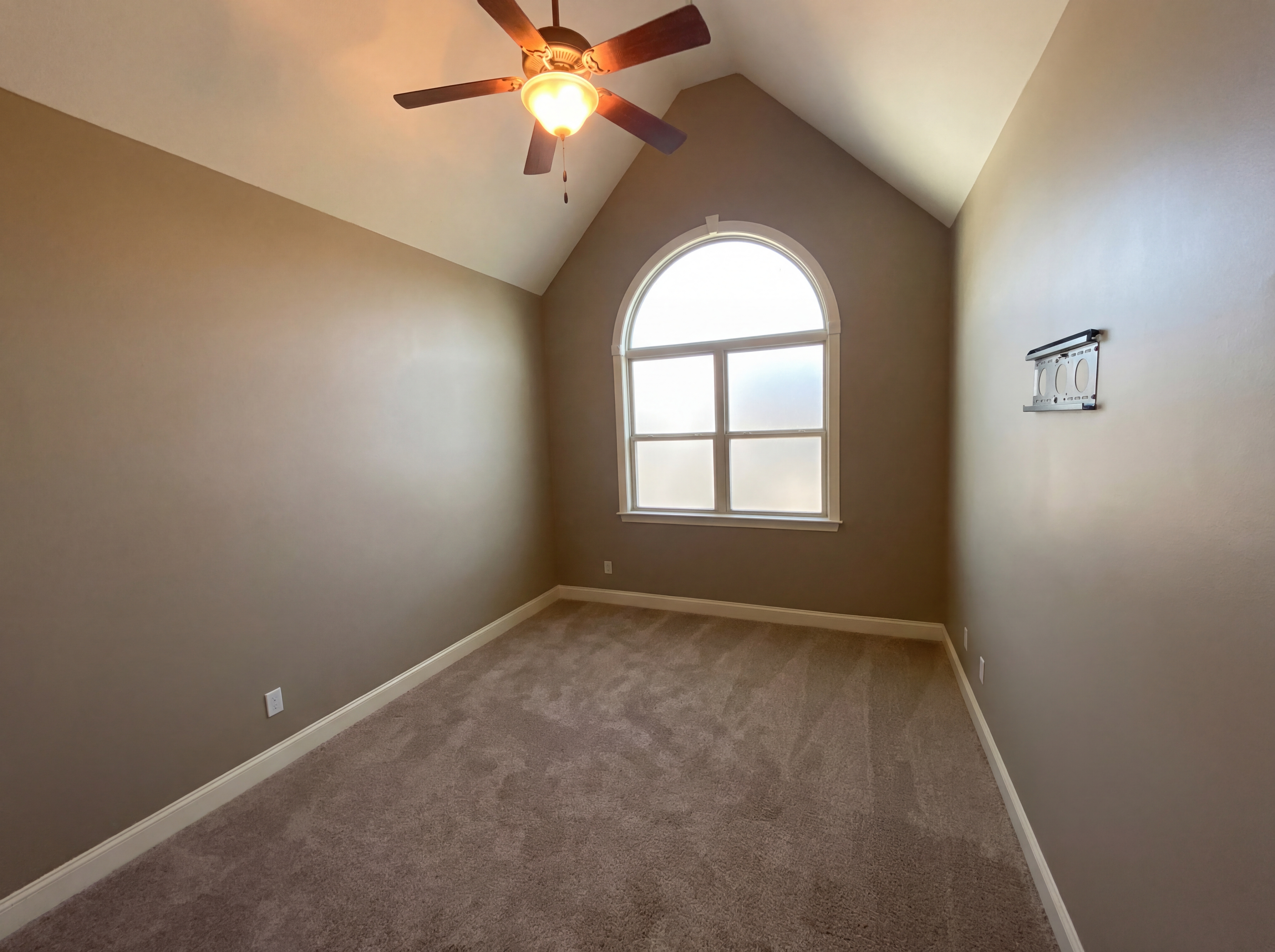 Photo 11 of 20 of 212 Westwind Dr, Newnan, GA