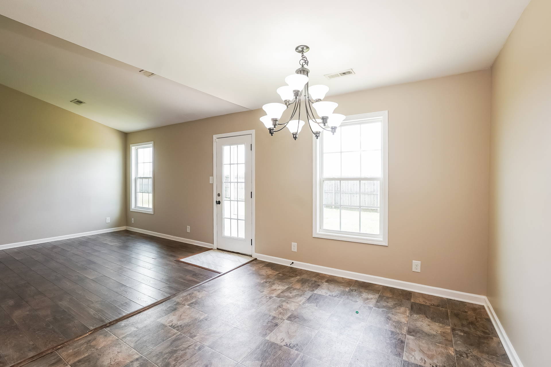 Photo 7 of 21 of 201 Bob White Trl, Oak Grove, KY