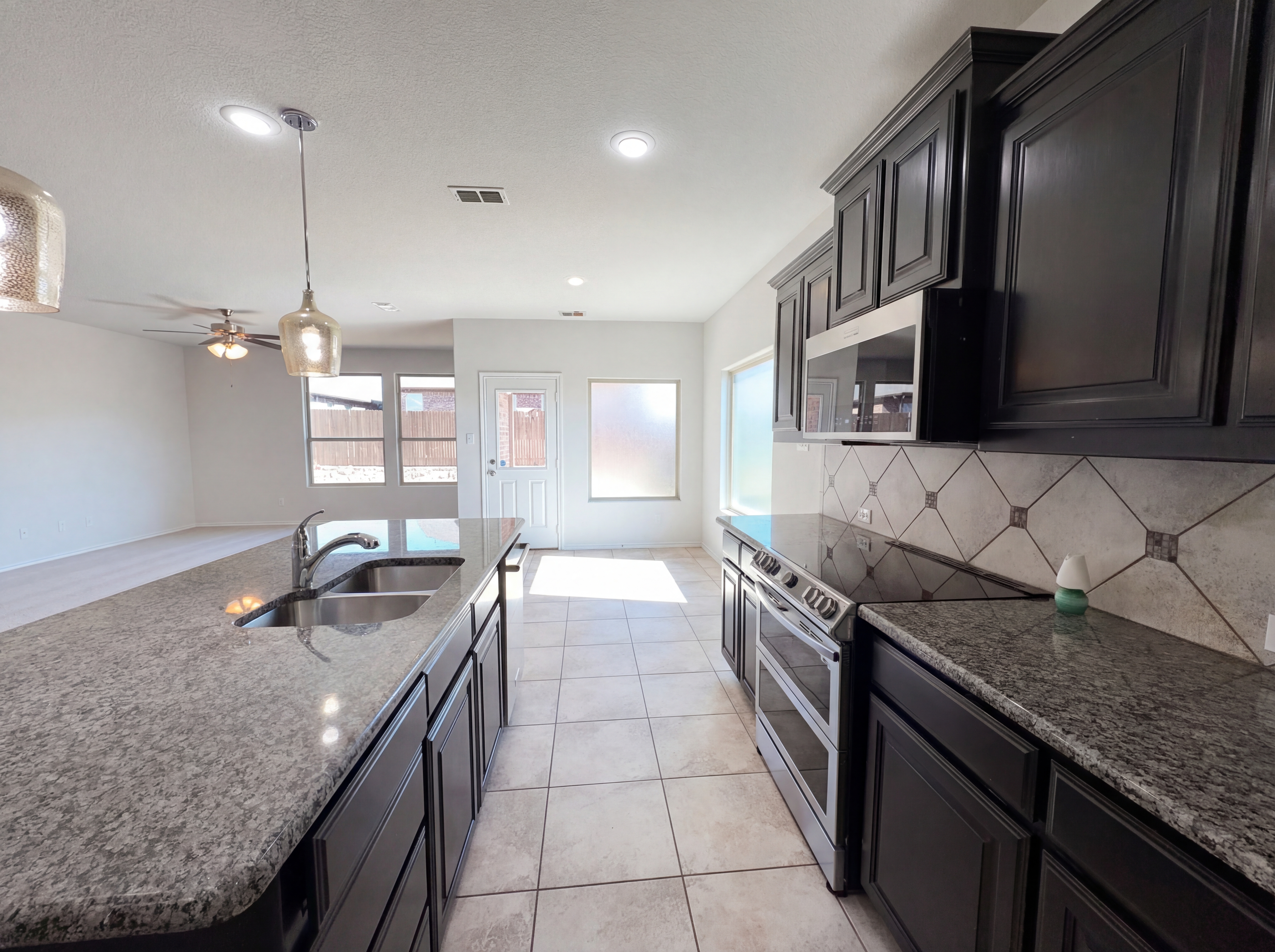 Photo 2 of 32 of 13824 Langston Lake Dr, Fort Worth, TX