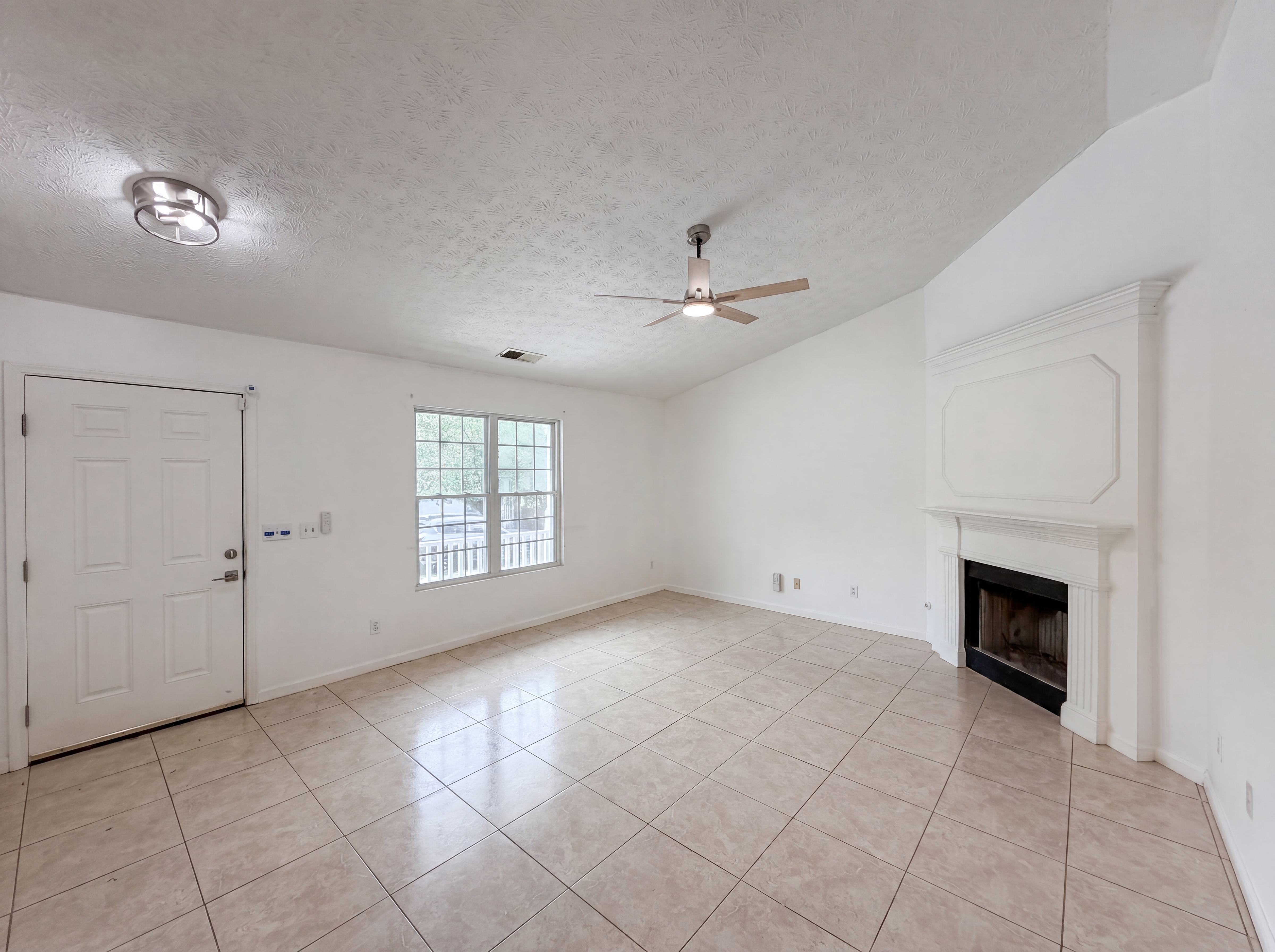 Photo 19 of 23 of 3353 Homeward Trl, Ellenwood, GA