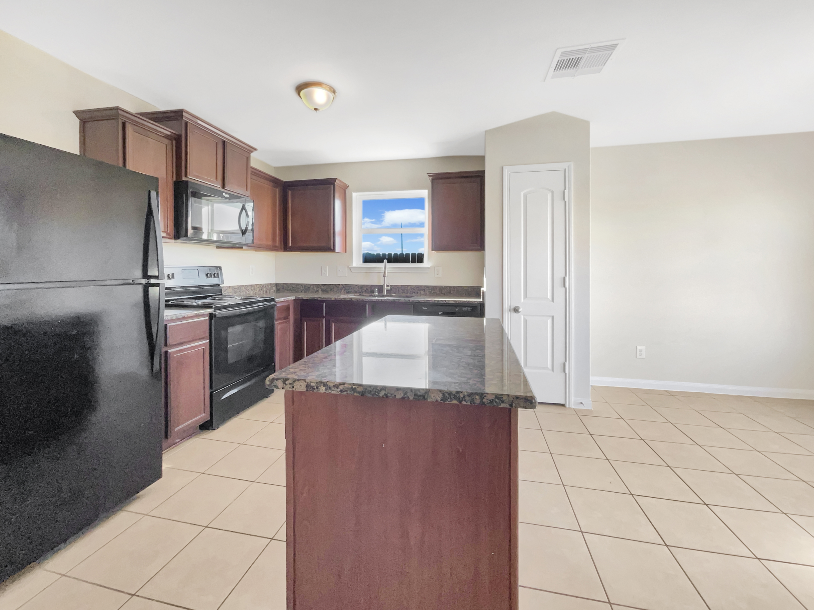 Photo 14 of 19 of 5122 Breezy Parke Ln, Richmond, TX