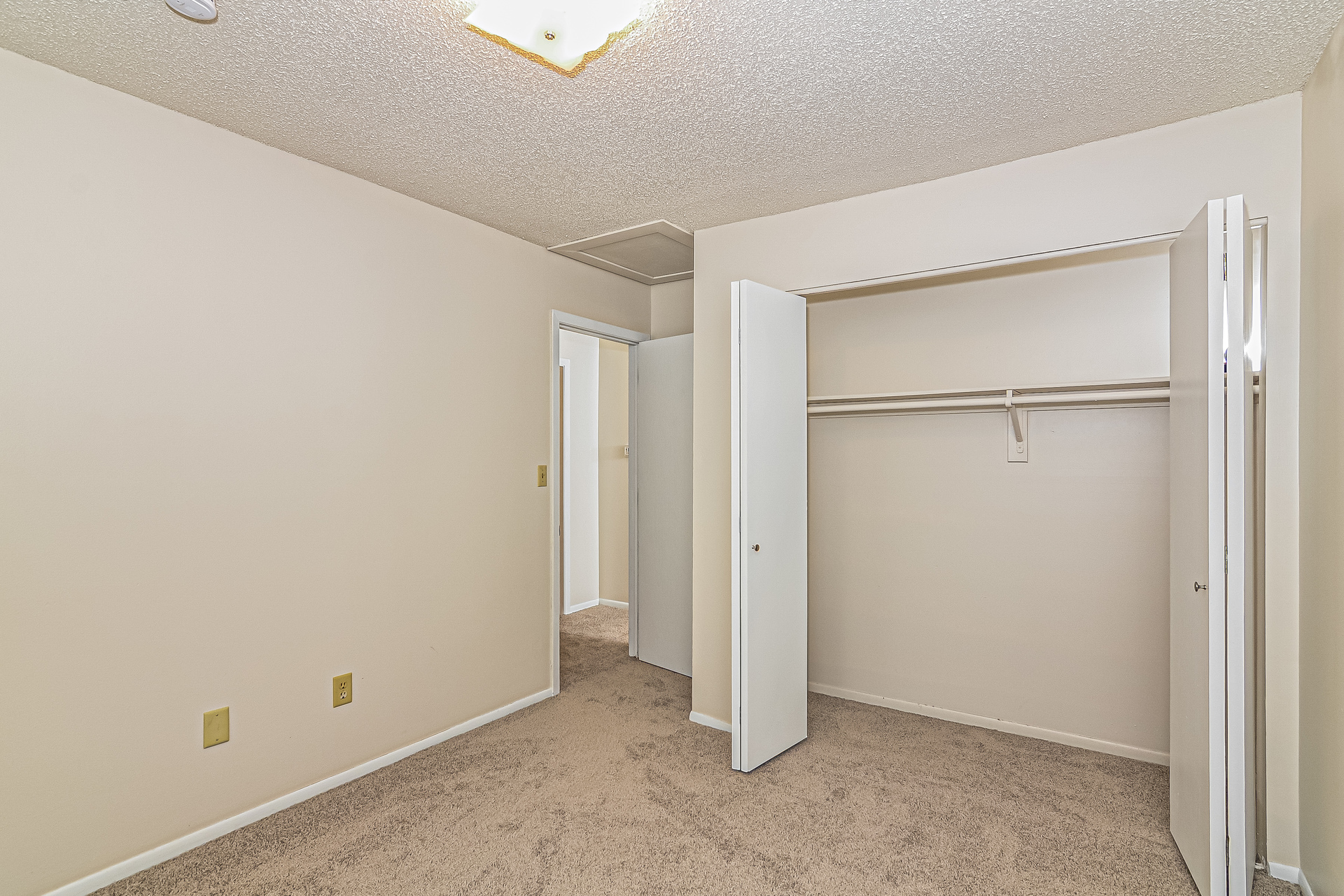 Photo 16 of 22 of 4412 22nd Ave NW, Rochester, MN