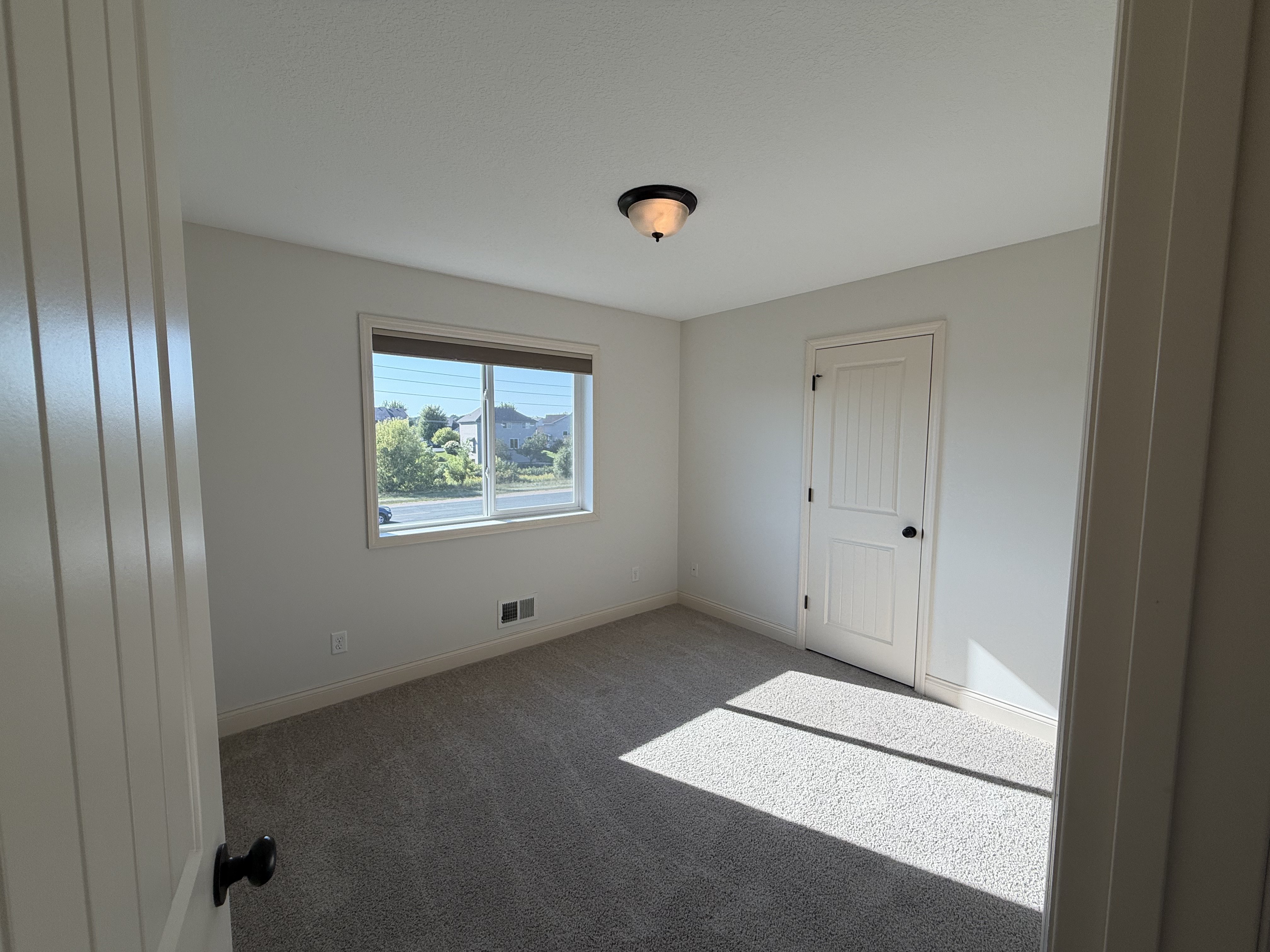 Photo 4 of 42 of 4595 196th St W, Farmington, MN