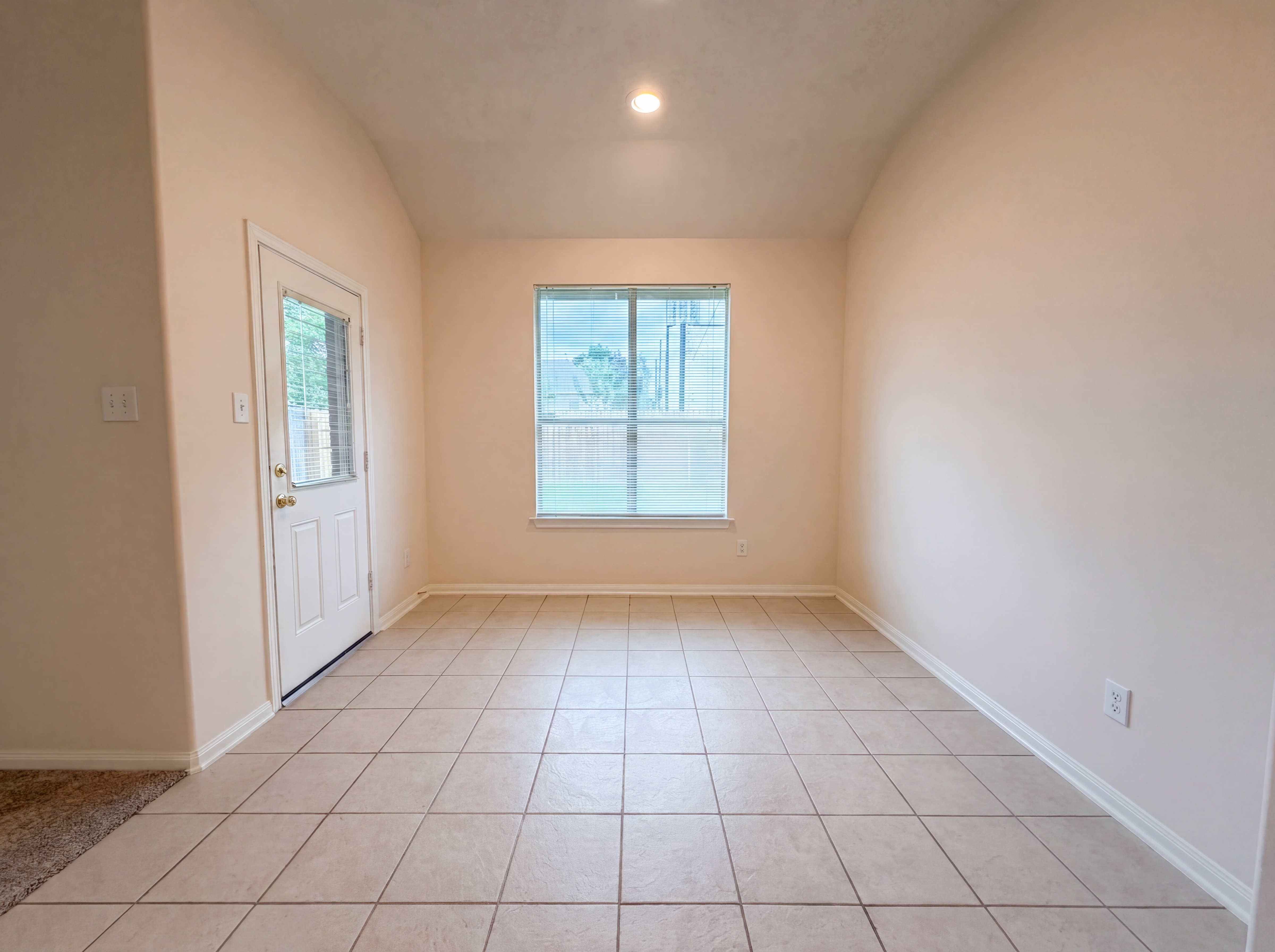 Photo 11 of 21 of 19110 Piney Way Dr, Tomball, TX