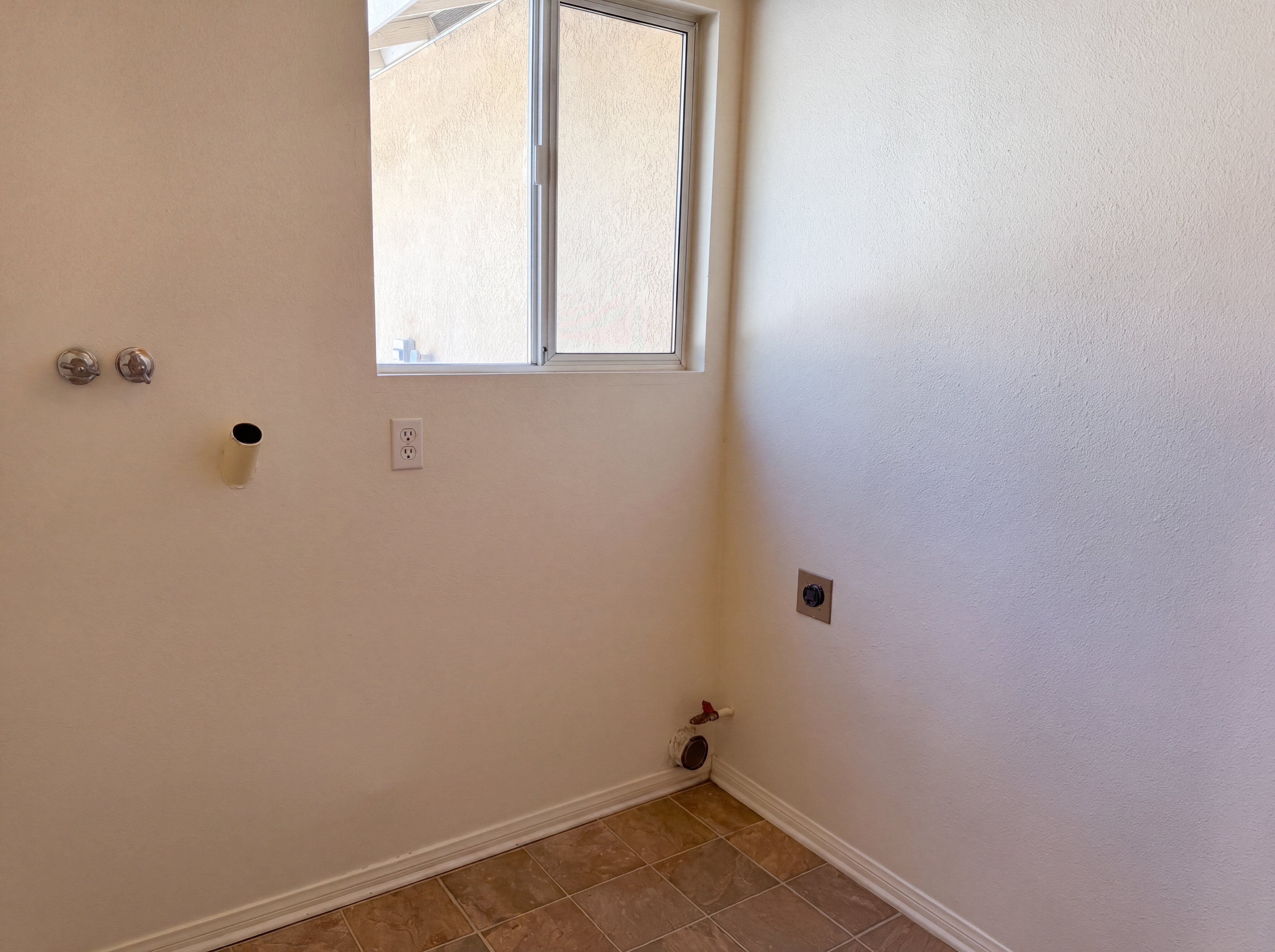 Photo 12 of 28 of 15358 Lookout Rd, Apple Valley, CA