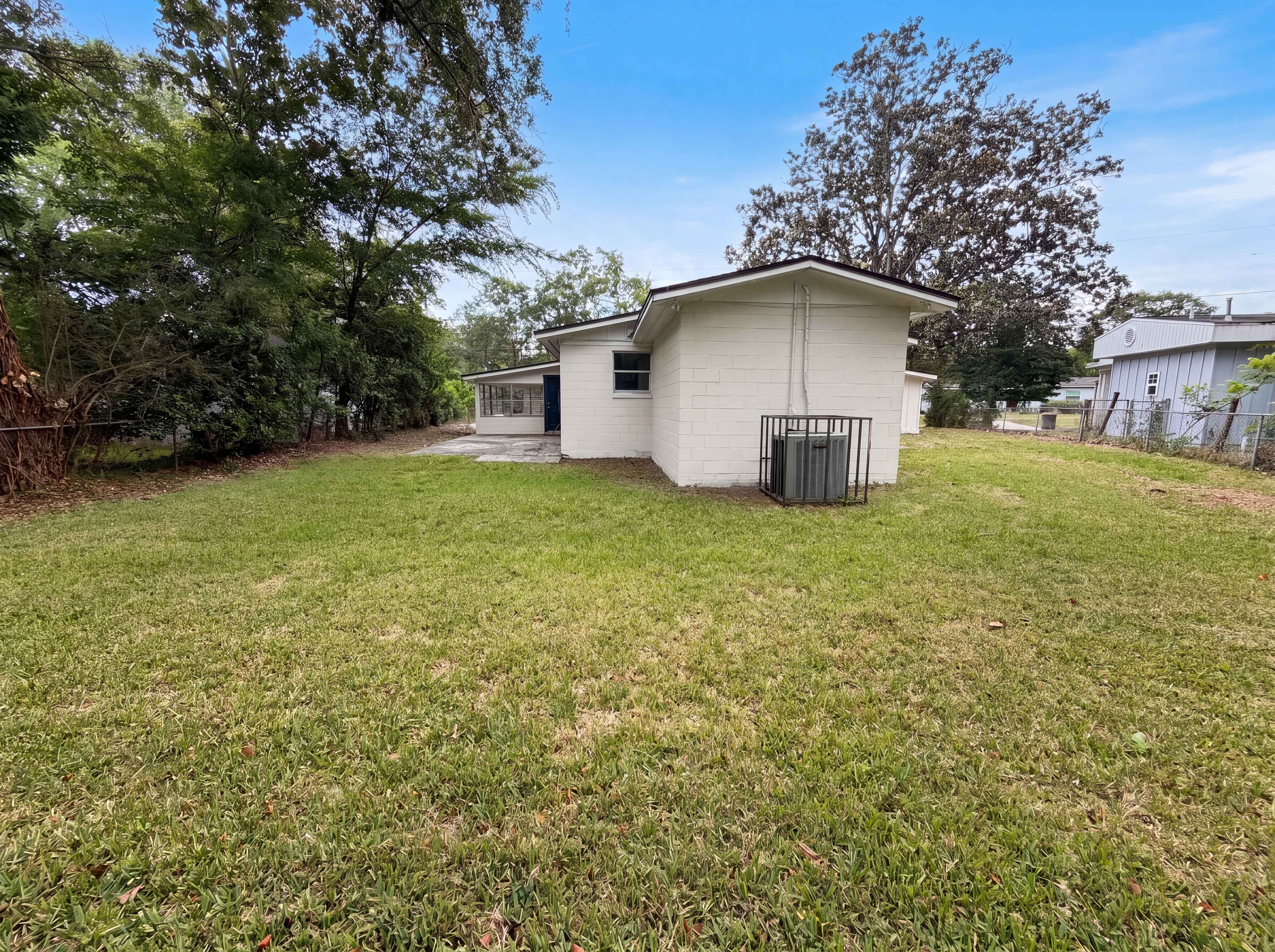 Photo 5 of 19 of 7361 Proxima Rd, Jacksonville, FL