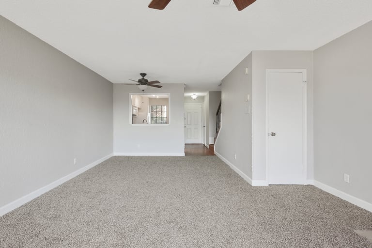 Photo 7 of 25 - 7317 Kingswood Cir, Fort Worth, TX 76133