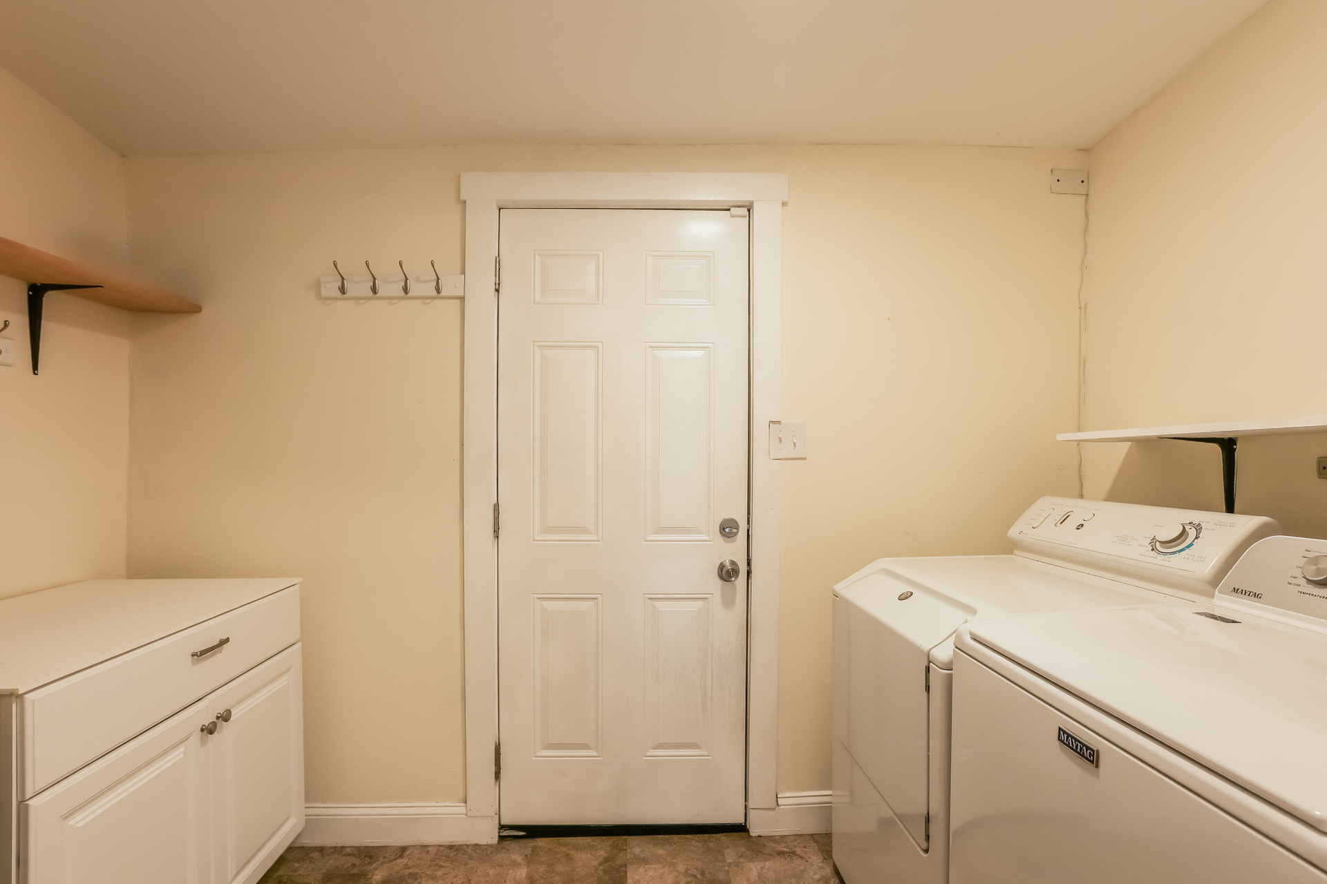 Photo 15 of 21 of 1231 E 42nd St, Savannah, GA