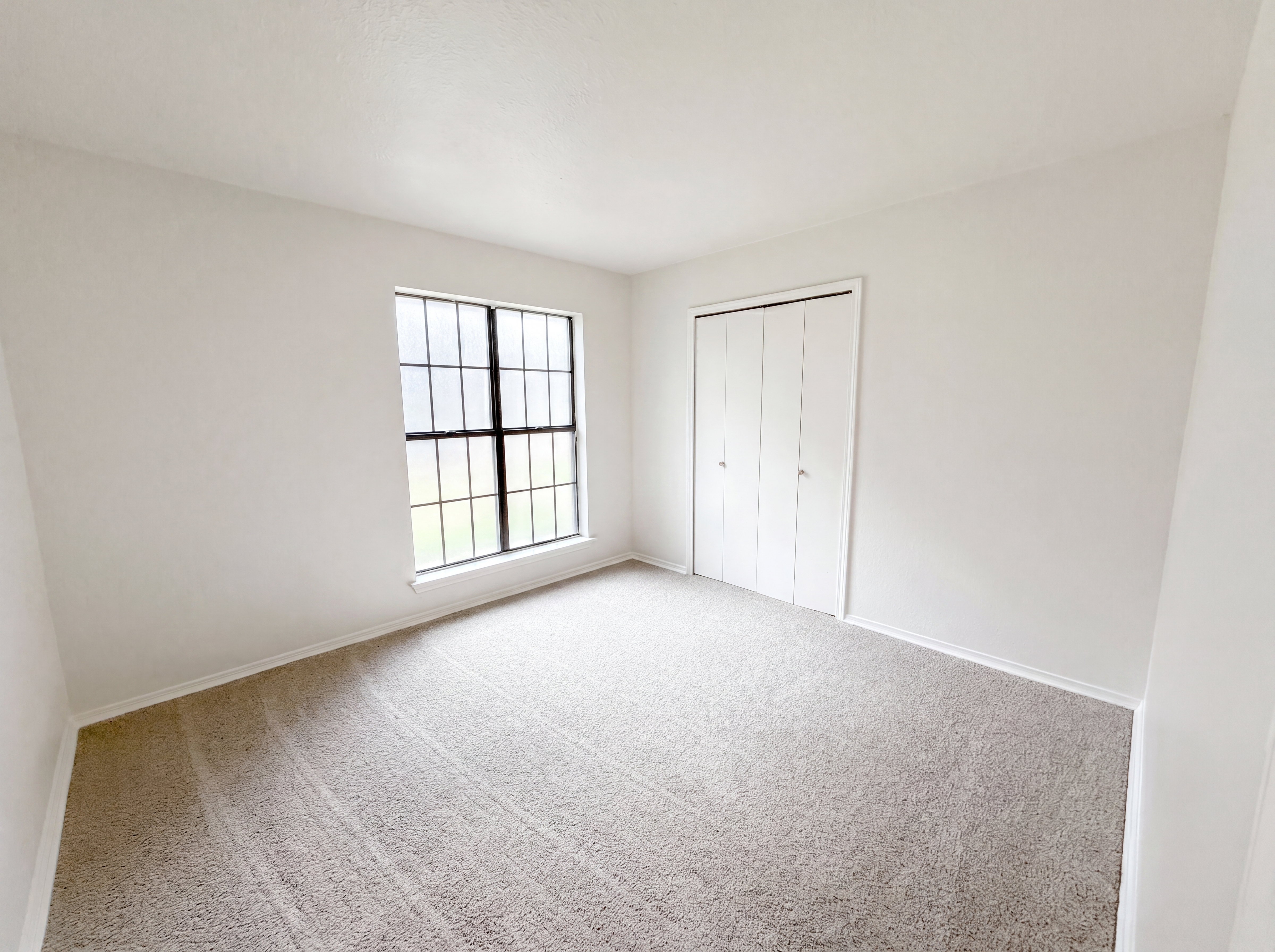 Photo 4 of 16 of 1319 Oak Run Dr, Duncanville, TX