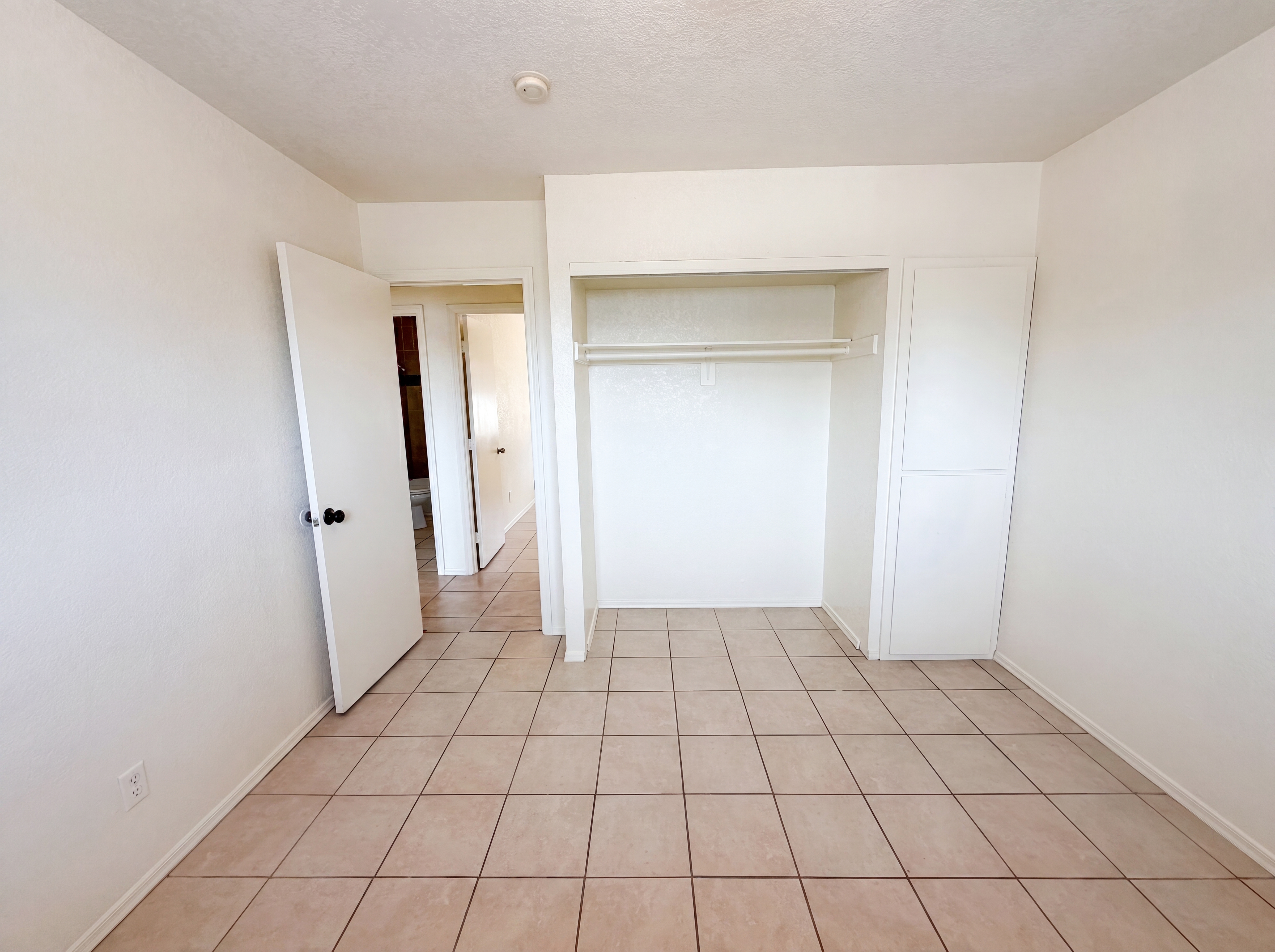 Photo 12 of 19 of 4636 N 67th Ave, Phoenix, AZ