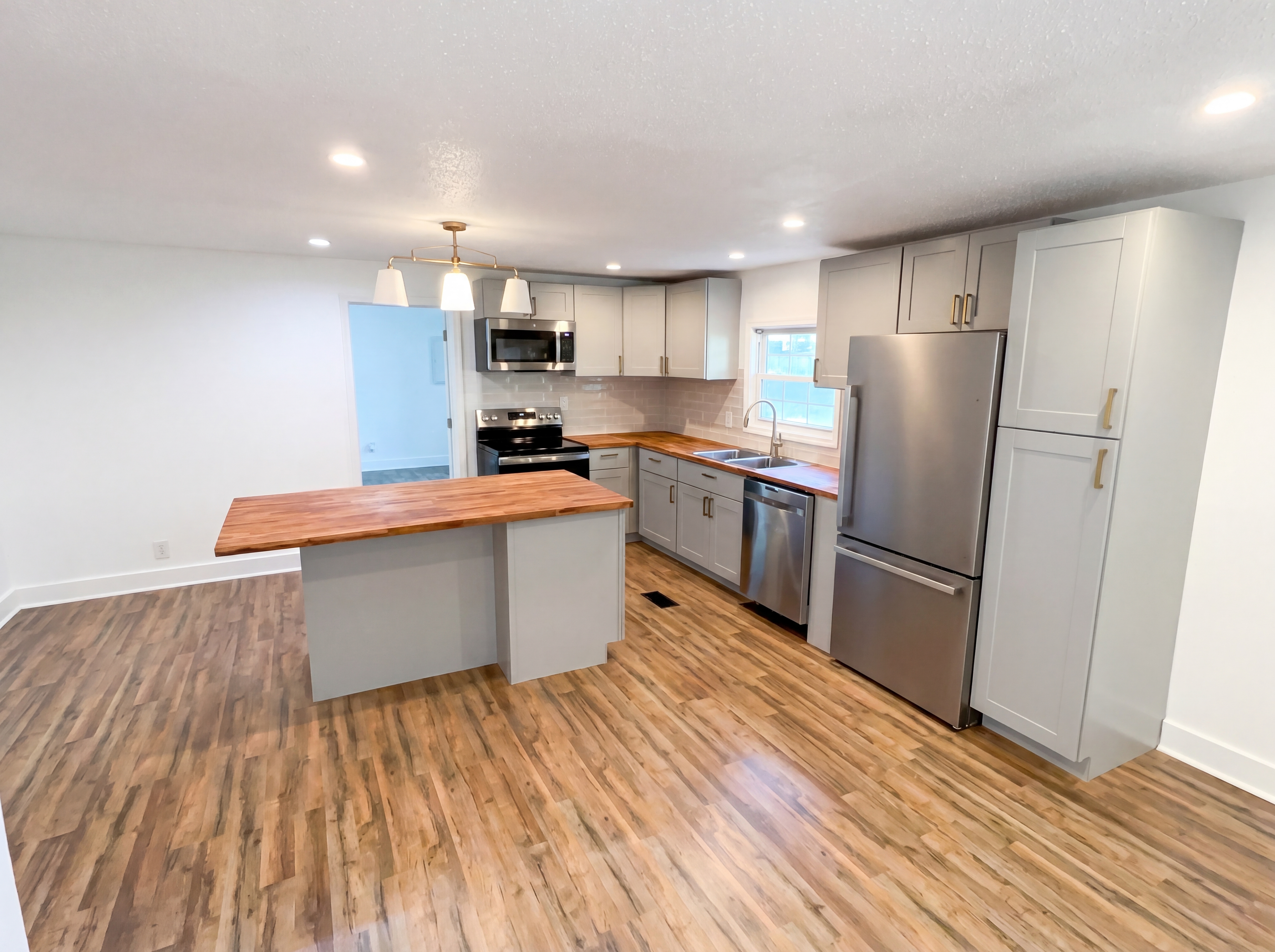 Photo 6 of 18 of 410 Madison St, Roanoke Rapids, NC