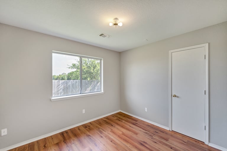 Photo 17 of 22 - 3212 Dove Valley Ln, Mansfield, TX 76063