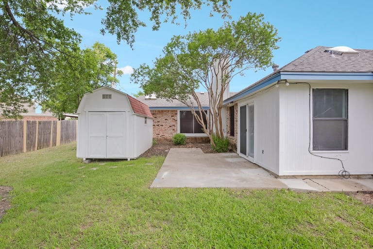 Photo 5 of 25 - 6204 Avanti Dr, Arlington, TX 76001