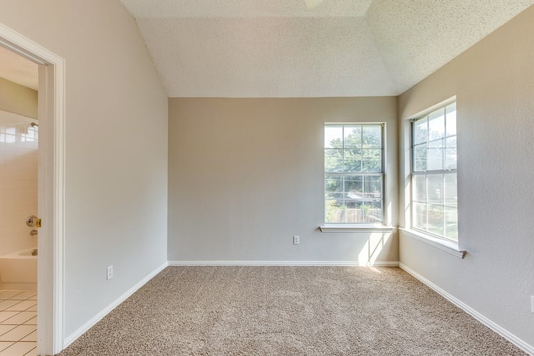Photo 28 of 38 - 404 Pecan Hollow Dr, Coppell, TX 75019