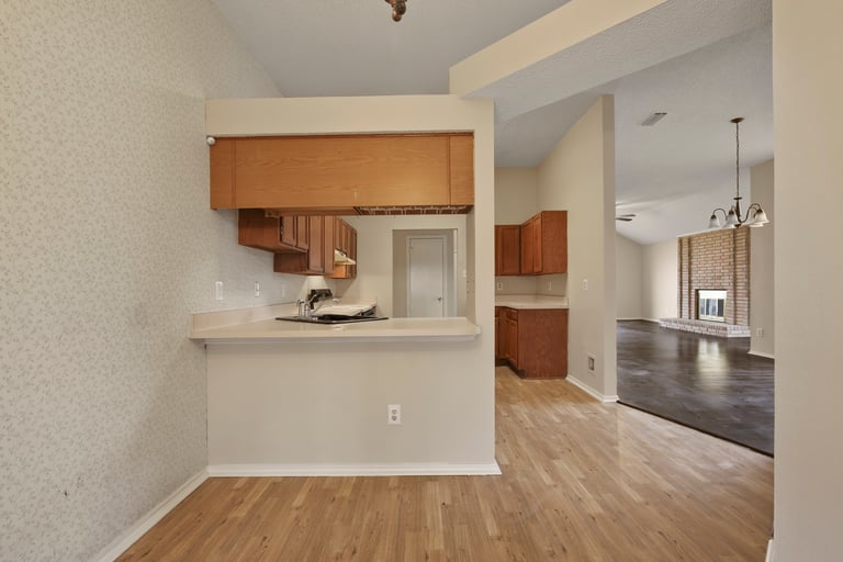 Photo 8 of 26 - 1113 Rosewood Ln, Lancaster, TX 75146
