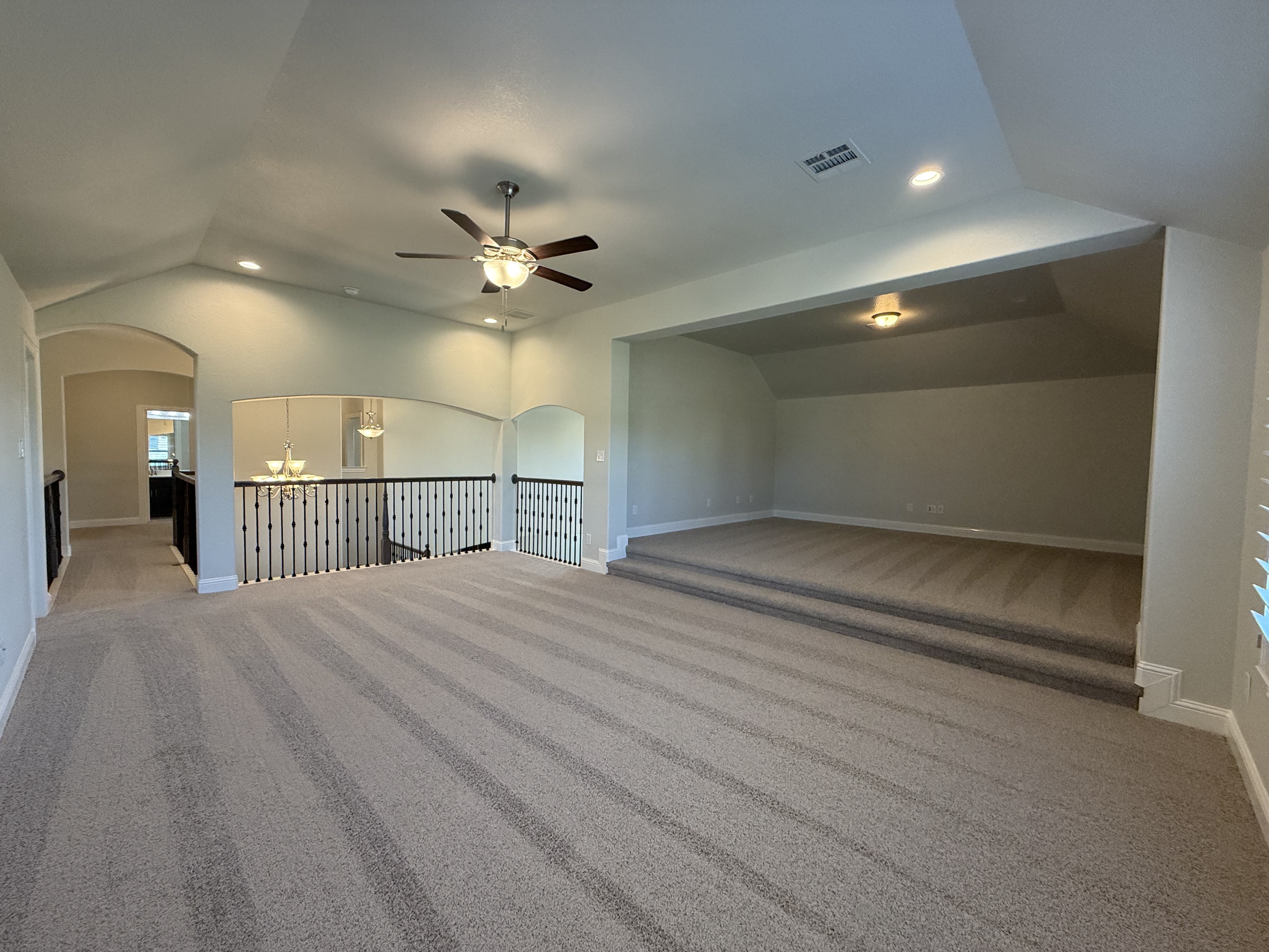 Photo 8 of 45 of 1505 Hudson Dr, Ennis, TX