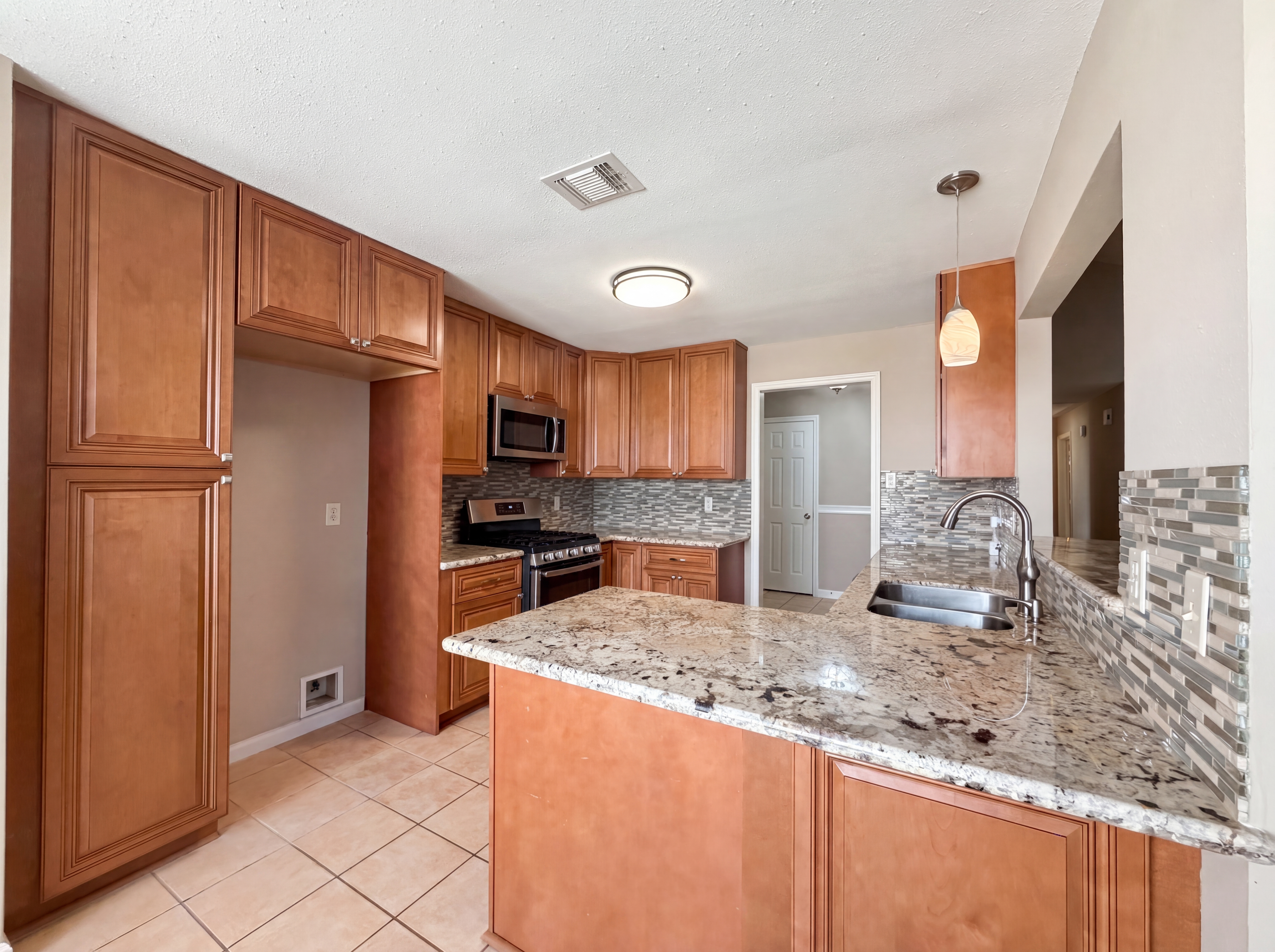 Photo 7 of 18 of 22031 Birch Valley Dr, Katy, TX
