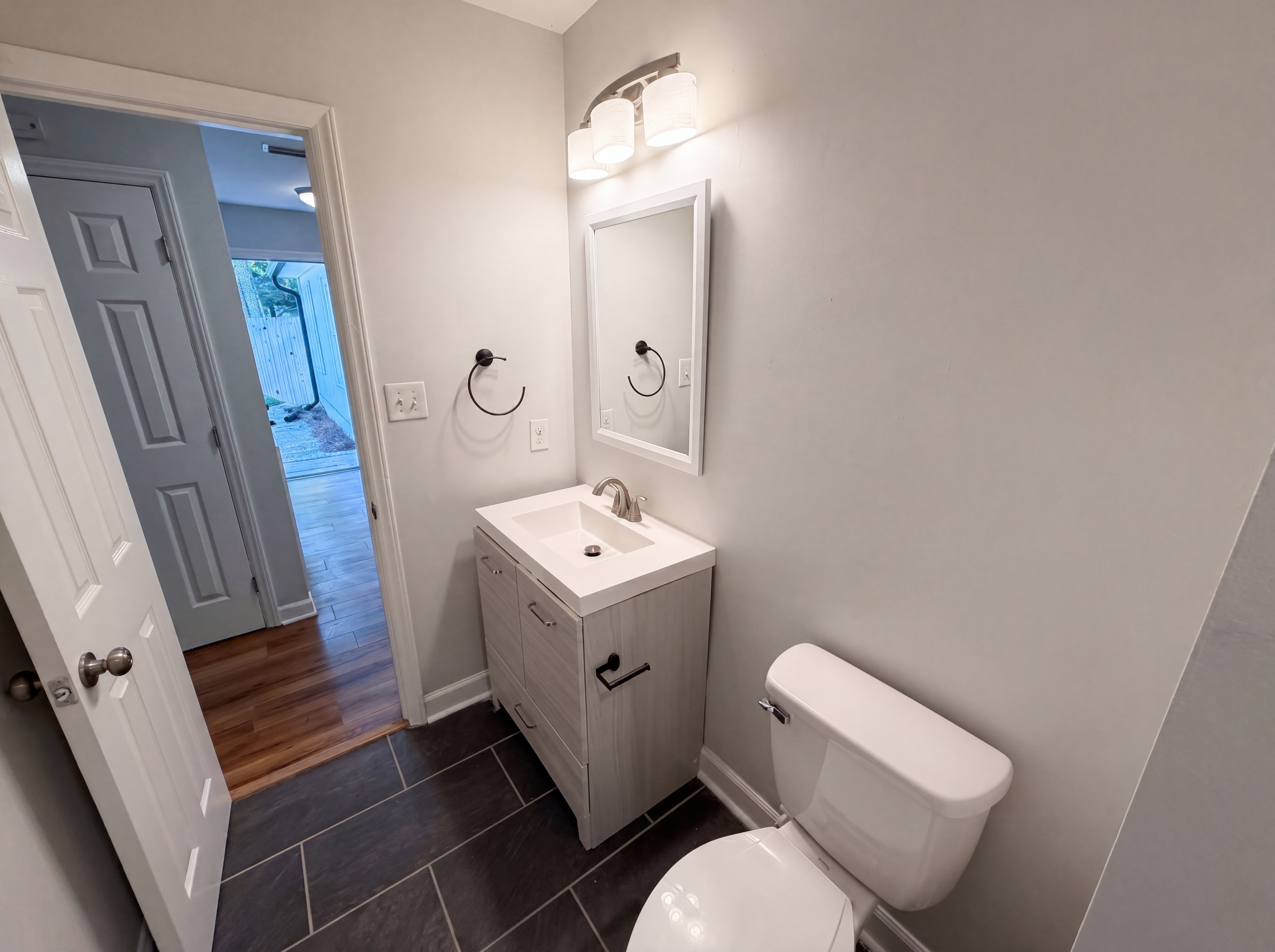 Photo 19 of 24 of 4554 Strangford Ave, Charlotte, NC