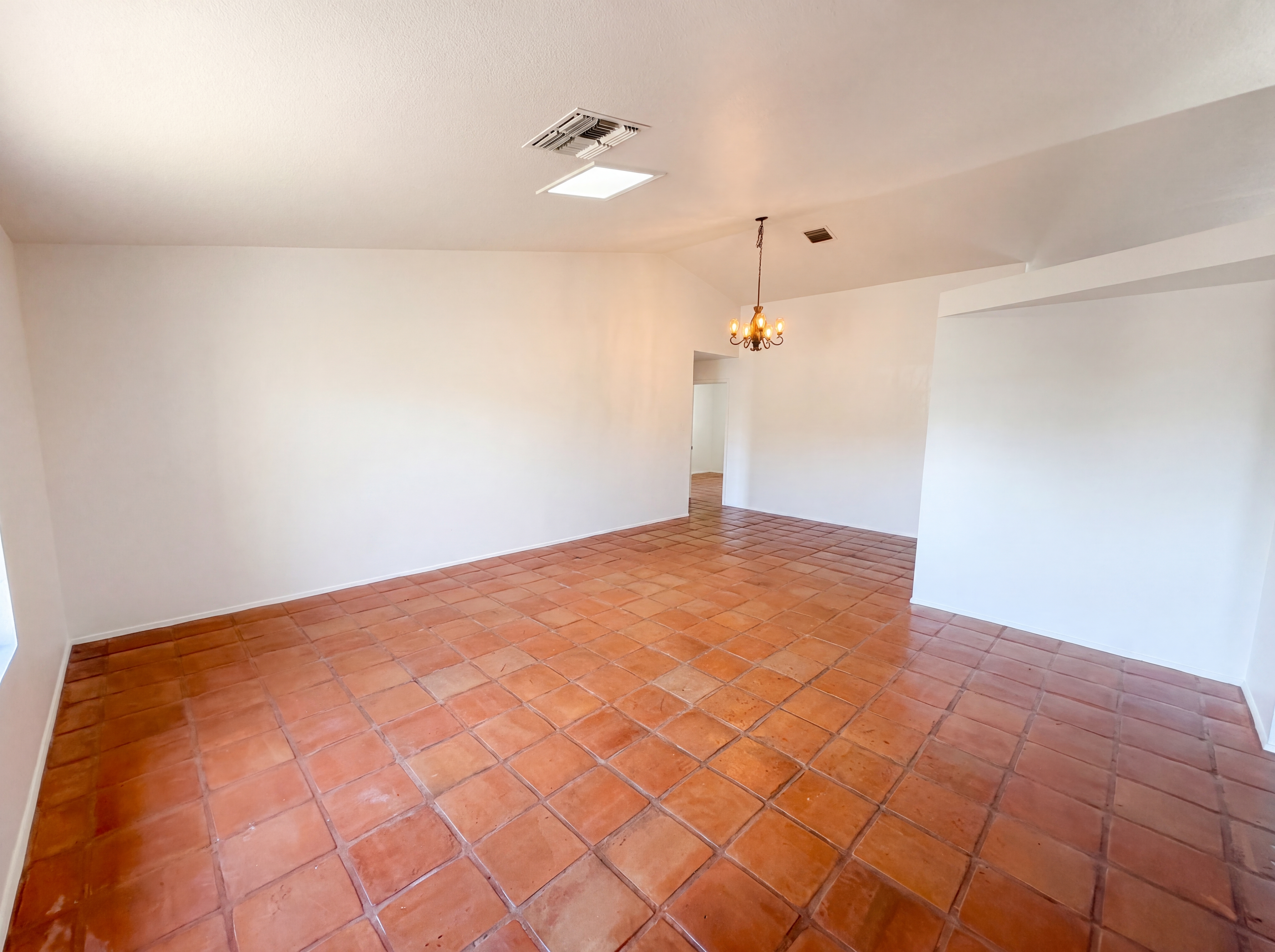 Photo 9 of 21 of 9625 N Broadmede St, Tucson, AZ