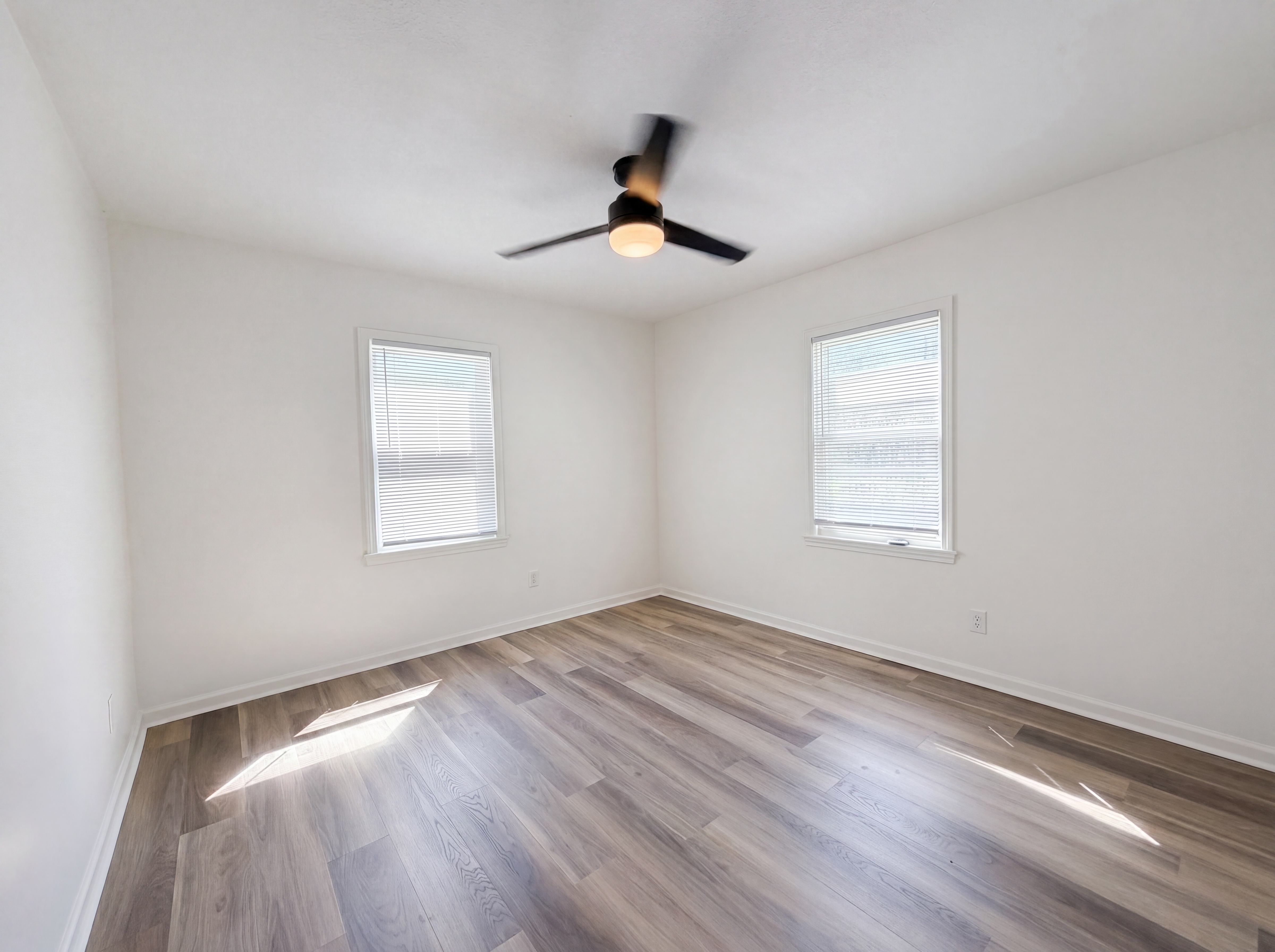 Photo 4 of 19 of 5525 Yecker Ave, Kansas City, KS