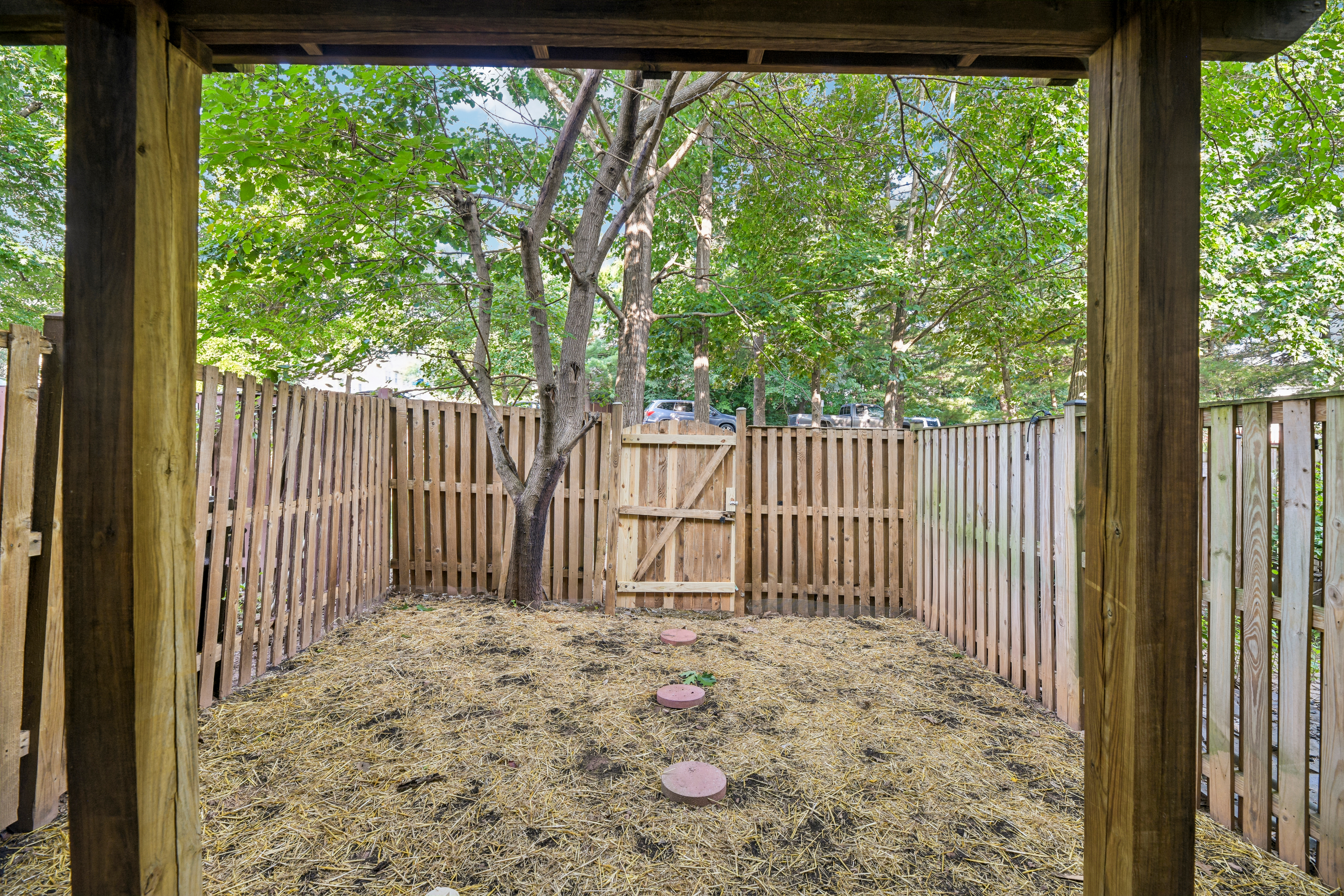 Photo 11 of 37 of 6866 Chasewood Cir, Centreville, VA