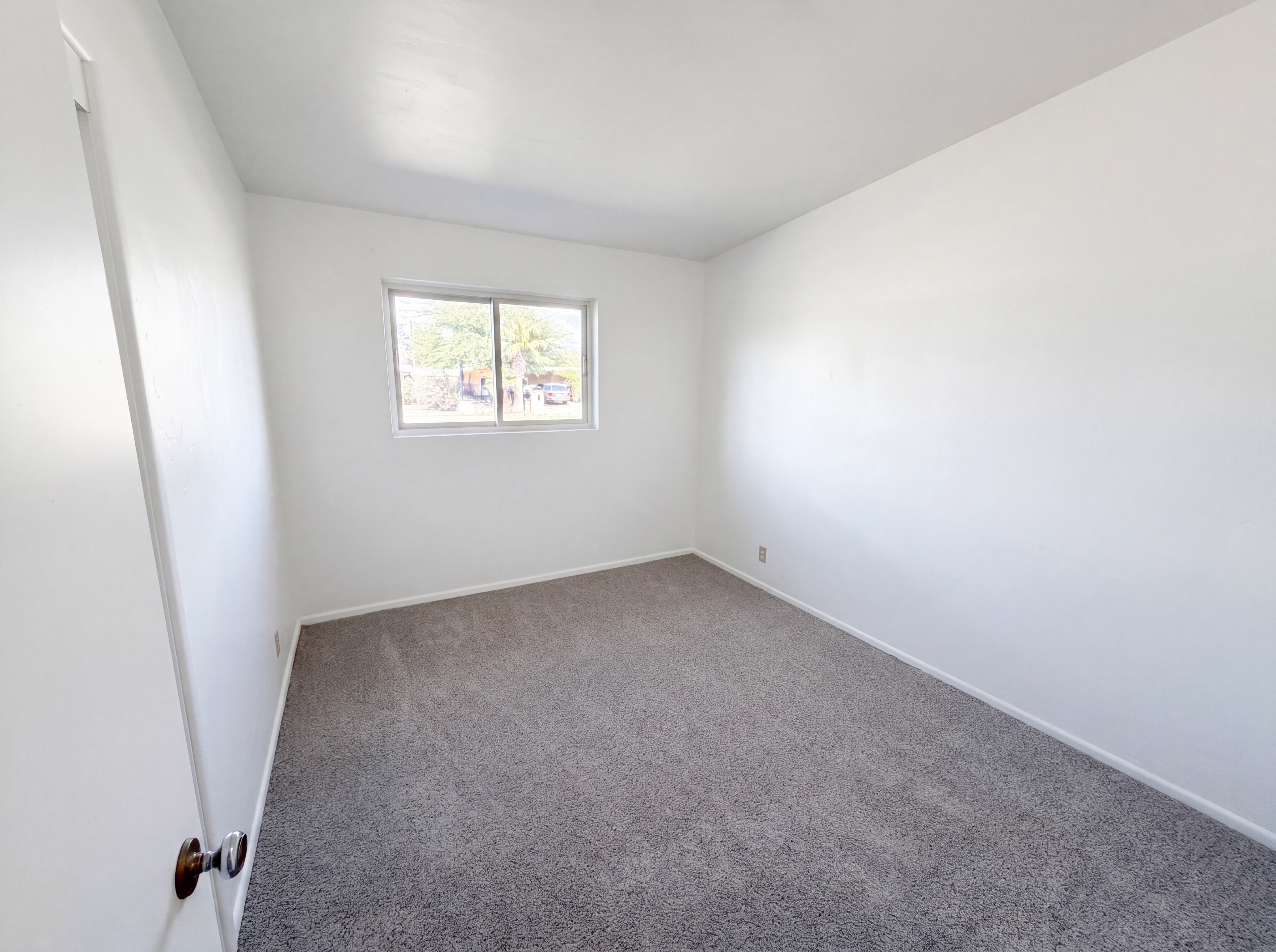 Photo 13 of 25 of 650 S Kenyon Dr, Tucson, AZ