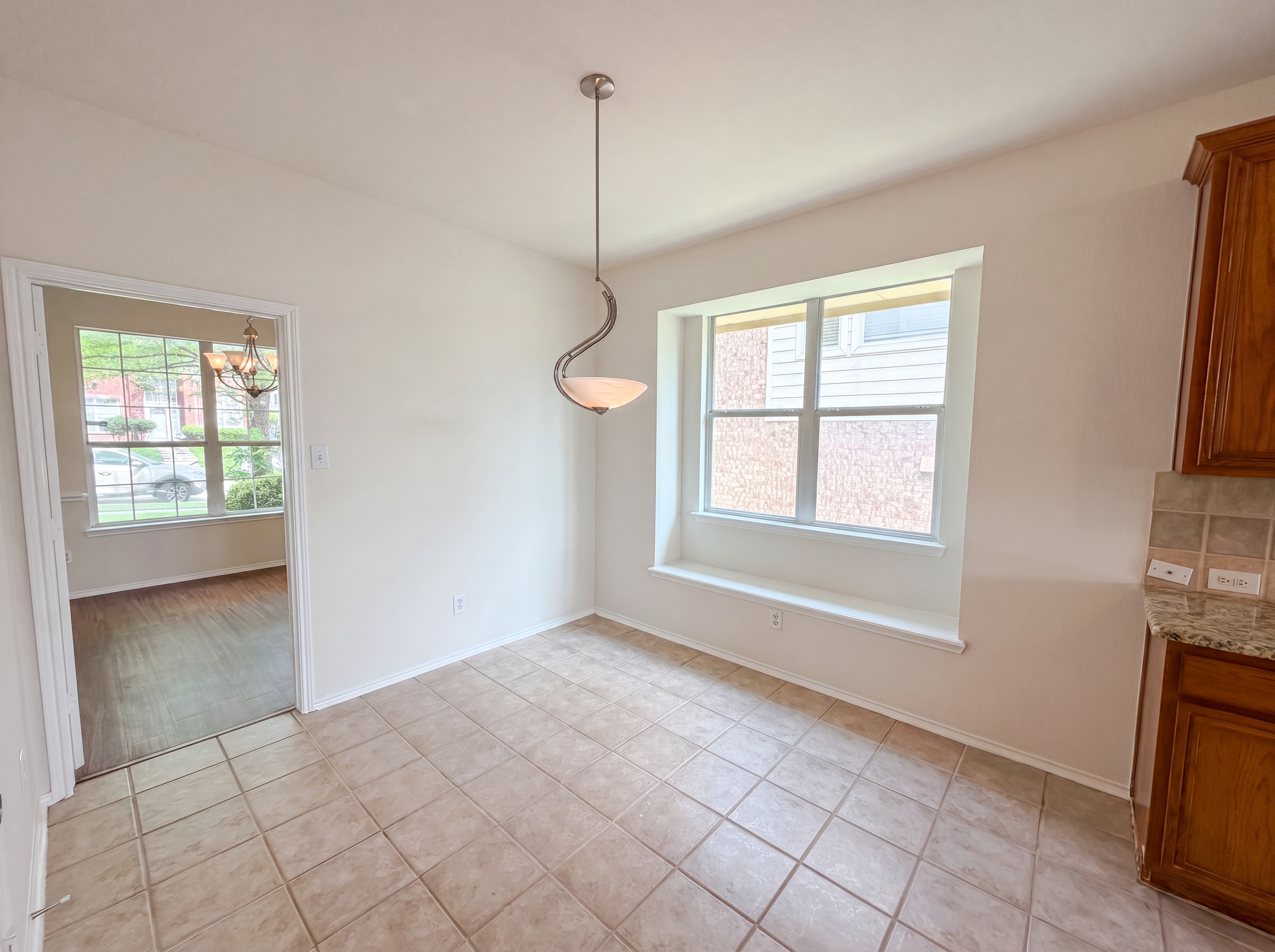 Photo 7 of 22 of 1202 McCormick St, Garland, TX