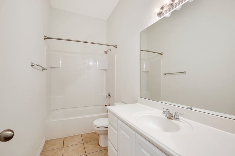 Photo 25 of 27 - 1104 Hidden Lake Dr, Burleson, TX 76028