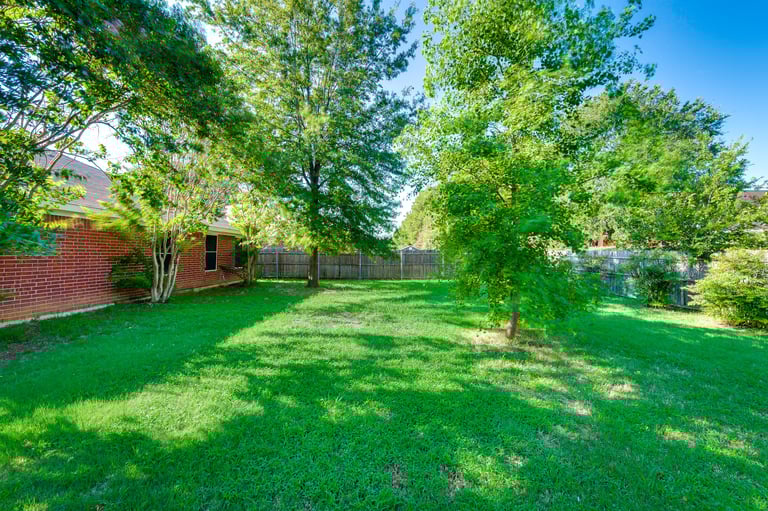 Photo 25 of 25 - 7502 Yorkmeadow Dr, Arlington, TX 76001