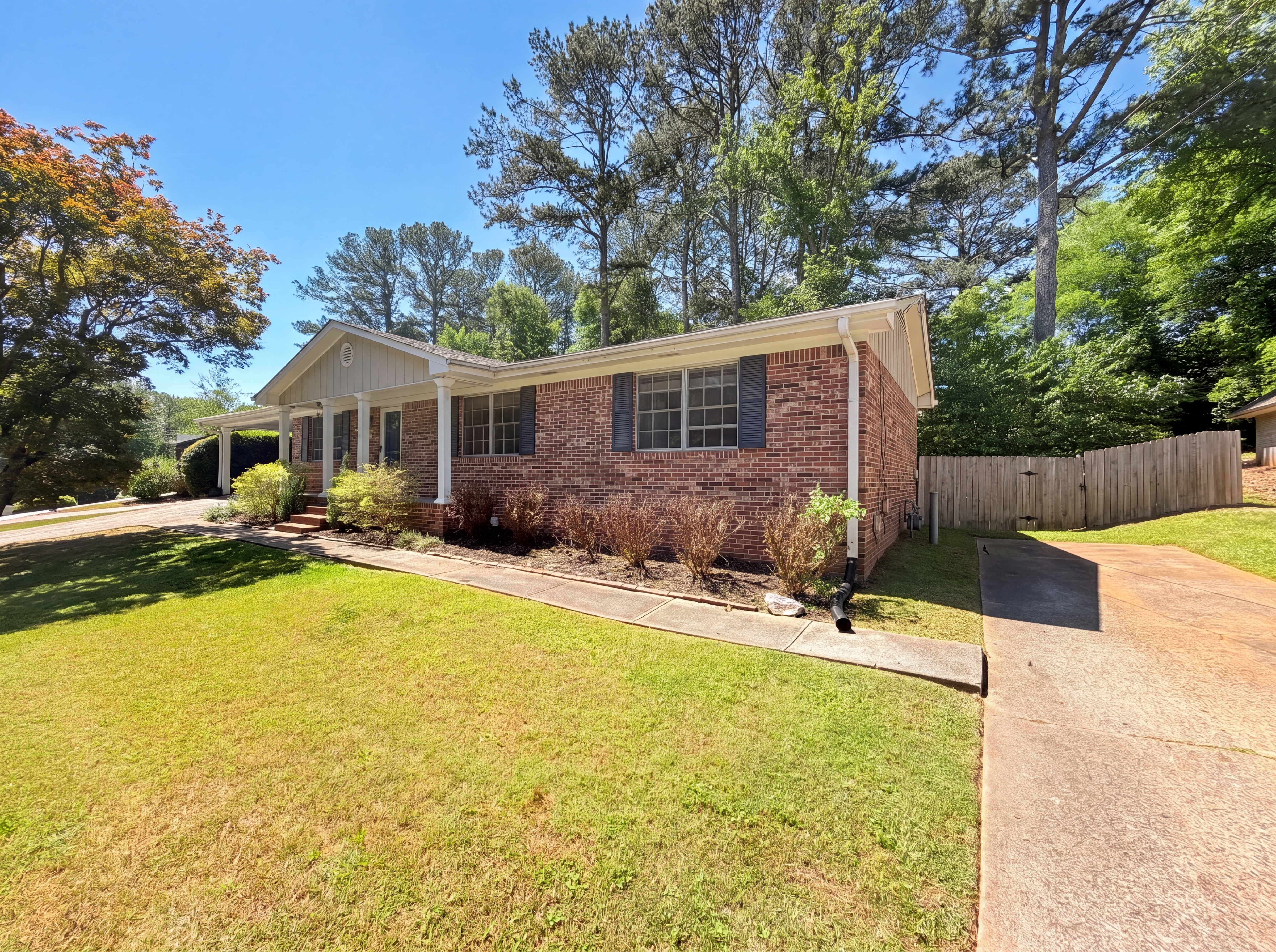 Photo 20 of 24 of 4134 Fawn Ln SE, Smyrna, GA