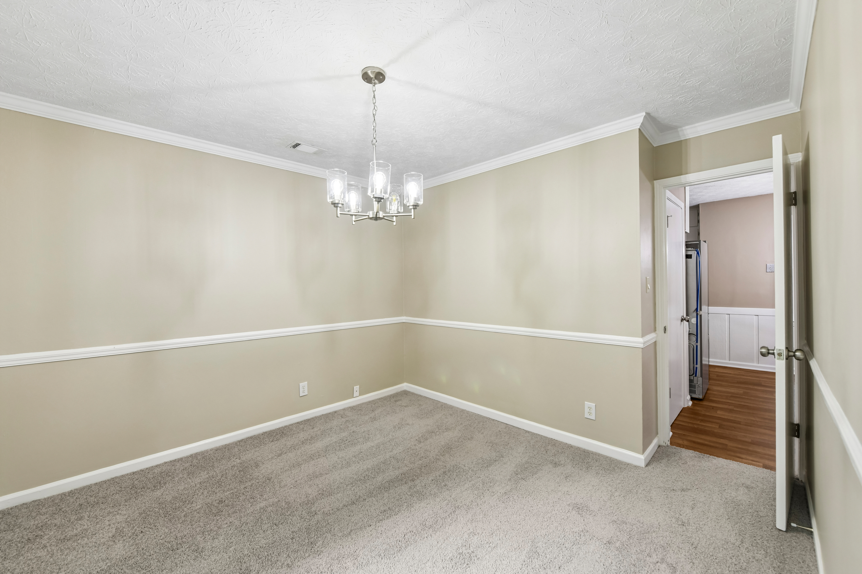 Photo 20 of 38 of 714 Continental Dr, Lawrenceville, GA