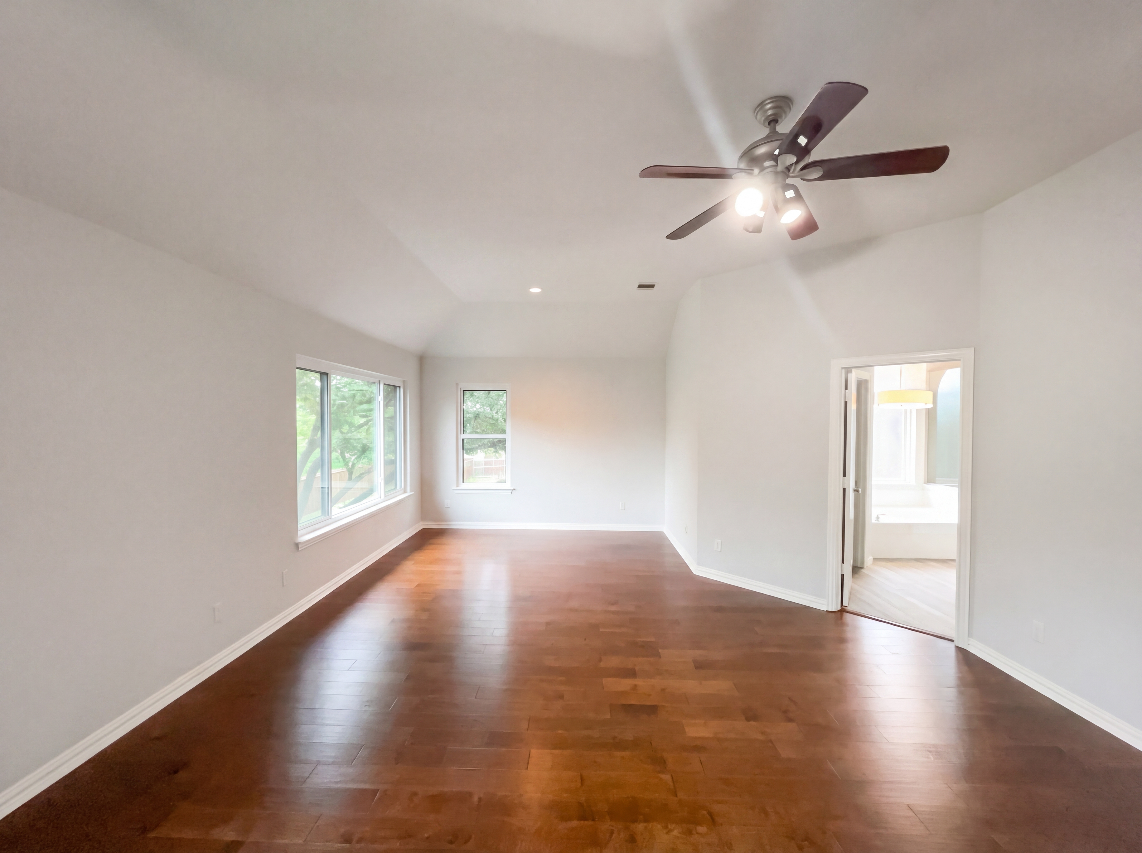 Photo 4 of 18 of 17836 Mary Margaret St, Dallas, TX