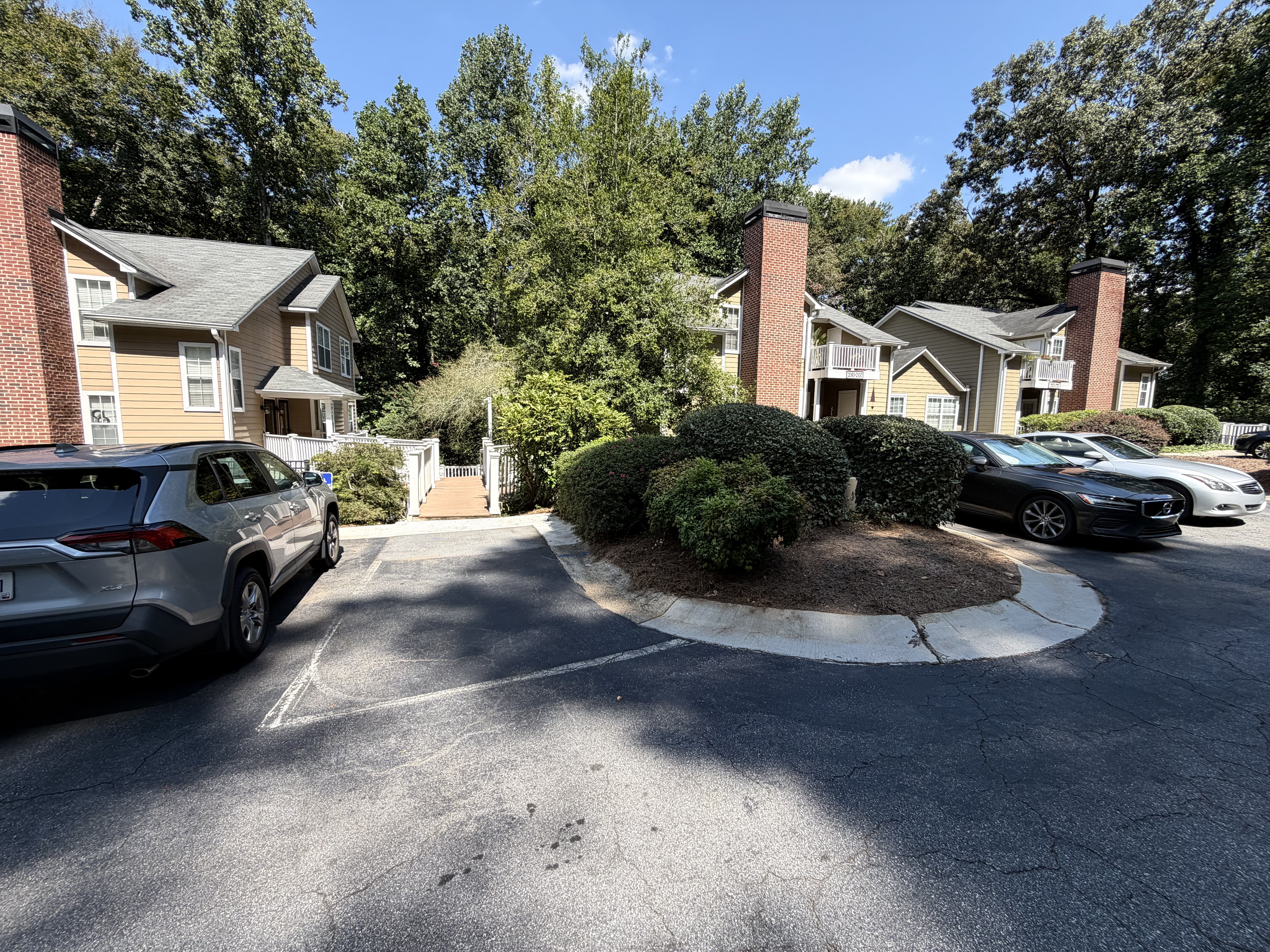 Photo 9 of 32 of 2090 River Heights Walk SE, Marietta, GA