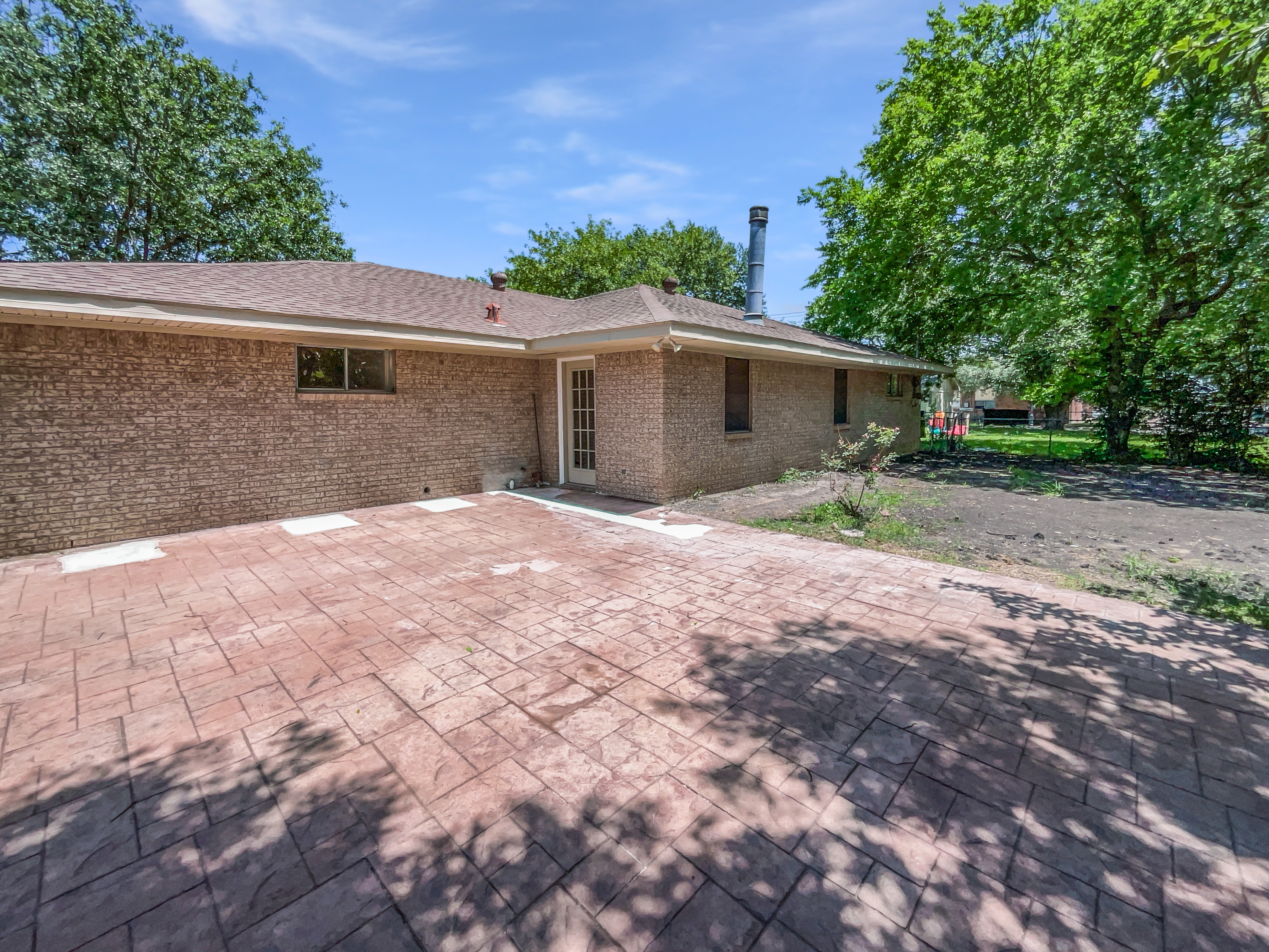 Photo 8 of 18 of 103 Comanche Ct, Waxahachie, TX