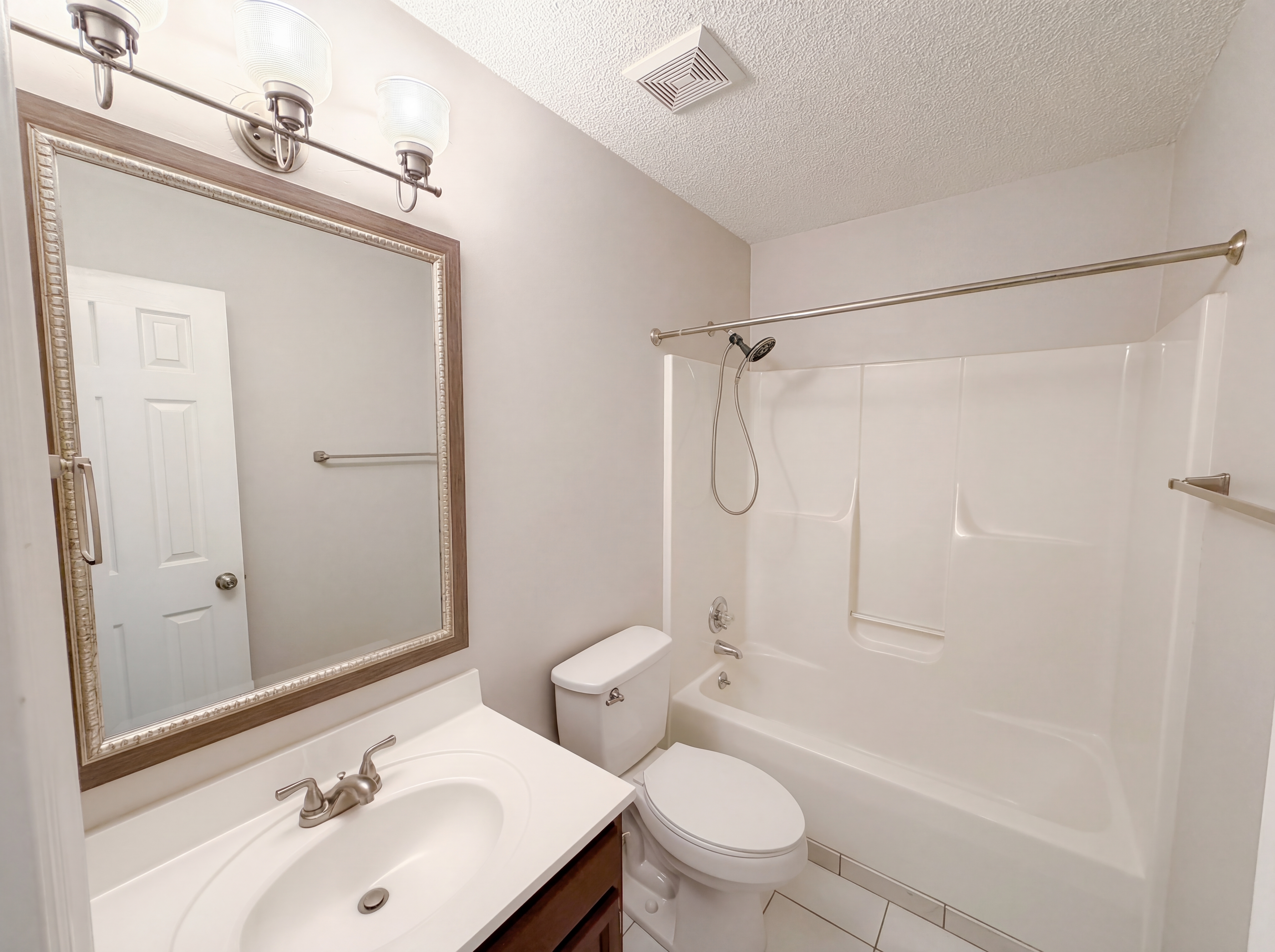 Photo 14 of 22 of 206 Gleneagle Cir, Irmo, SC