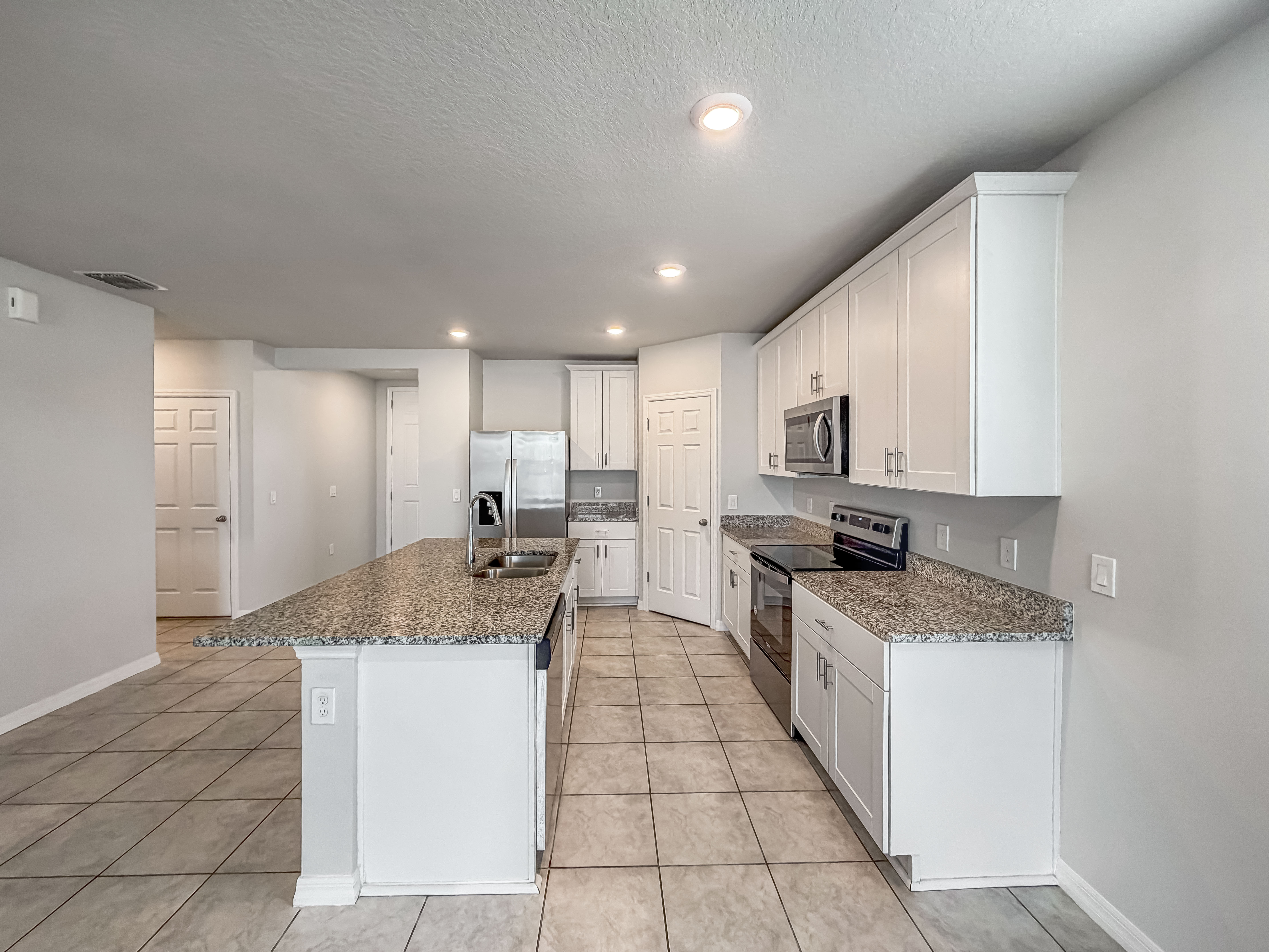 Photo 2 of 14 of 868 Teton St, Haines City, FL