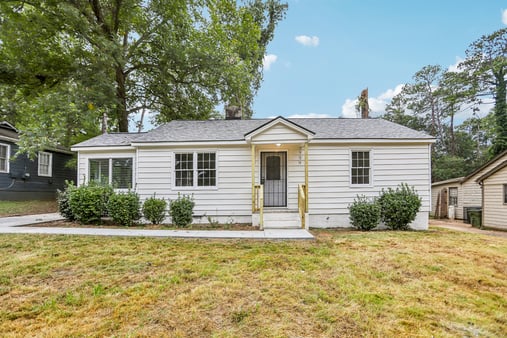 Photo 1 of 53 of 1330 Lynford Dr SW, Atlanta, GA