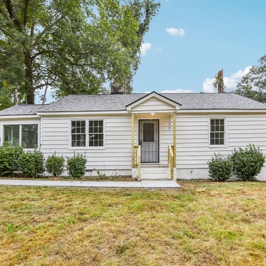 Property photo 1 of 1330 Lynford Dr SW