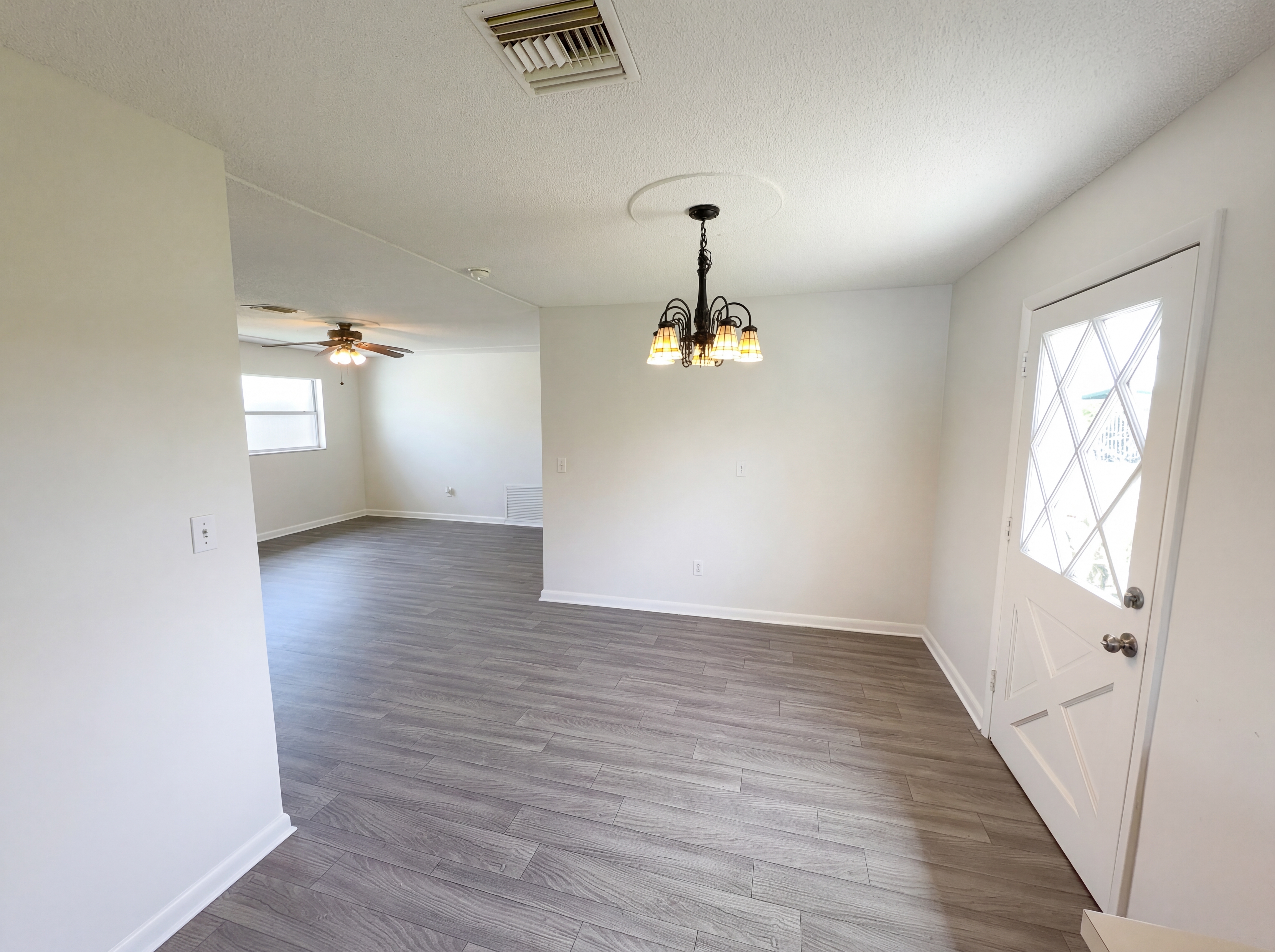 Photo 13 of 24 of 905 Cedar Dr, Melbourne, FL