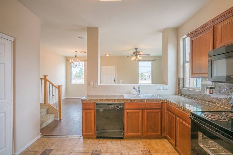 Photo 6 of 36 - 3803 S 52nd Ln, Phoenix, AZ 85043