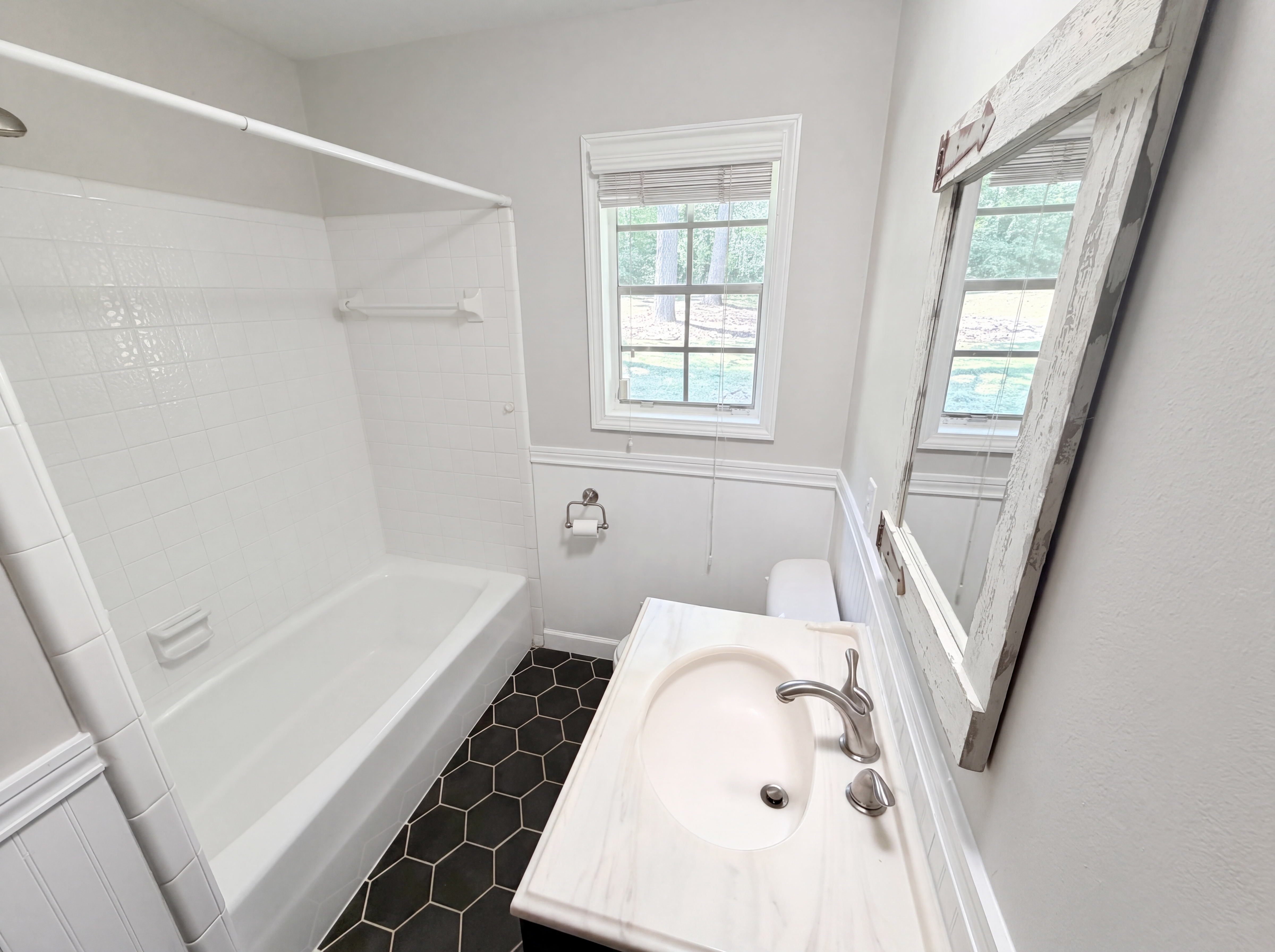 Photo 15 of 24 of 4134 Fawn Ln SE, Smyrna, GA