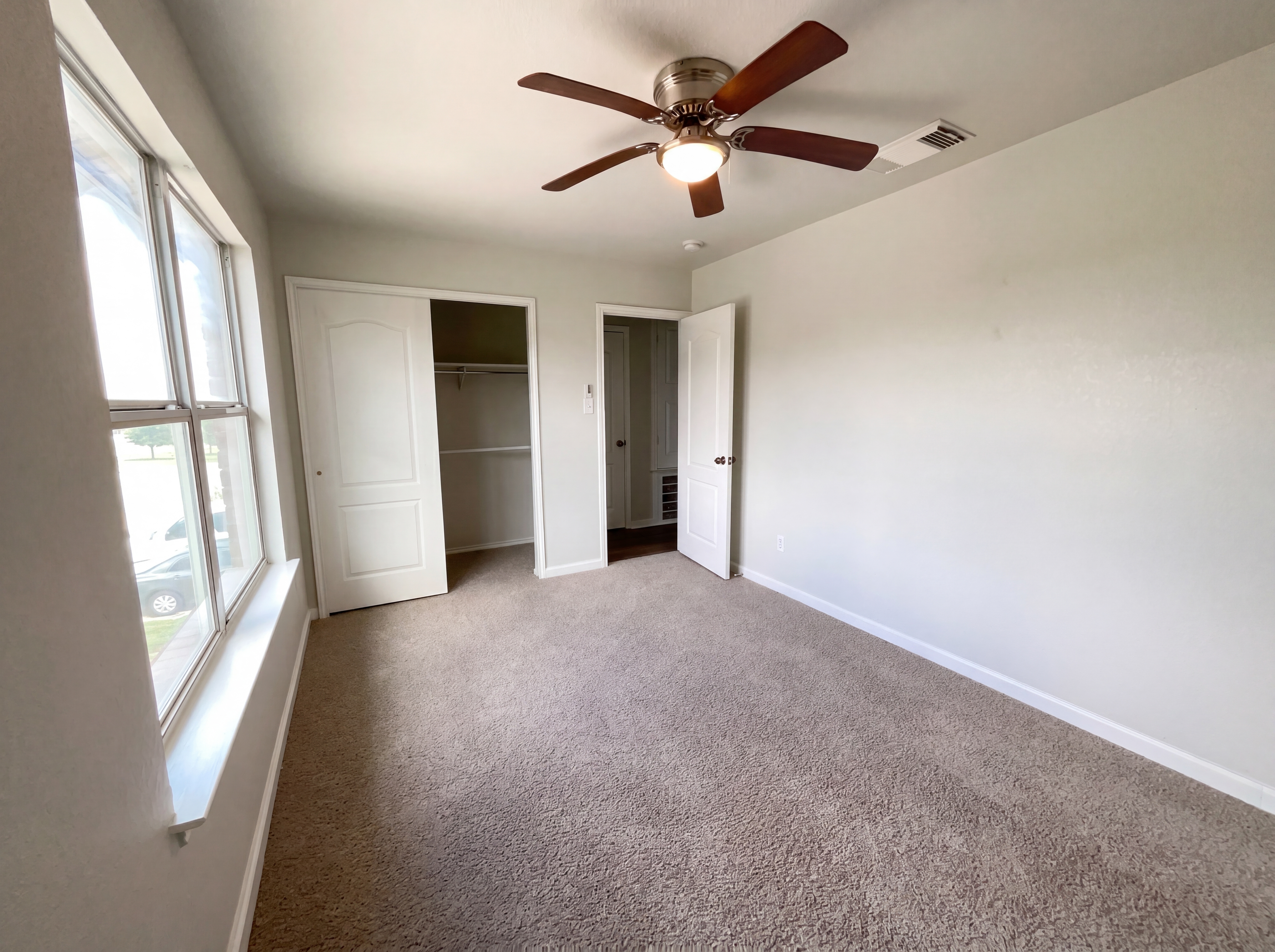 Photo 12 of 21 of 11010 Vollmer Ln, San Antonio, TX