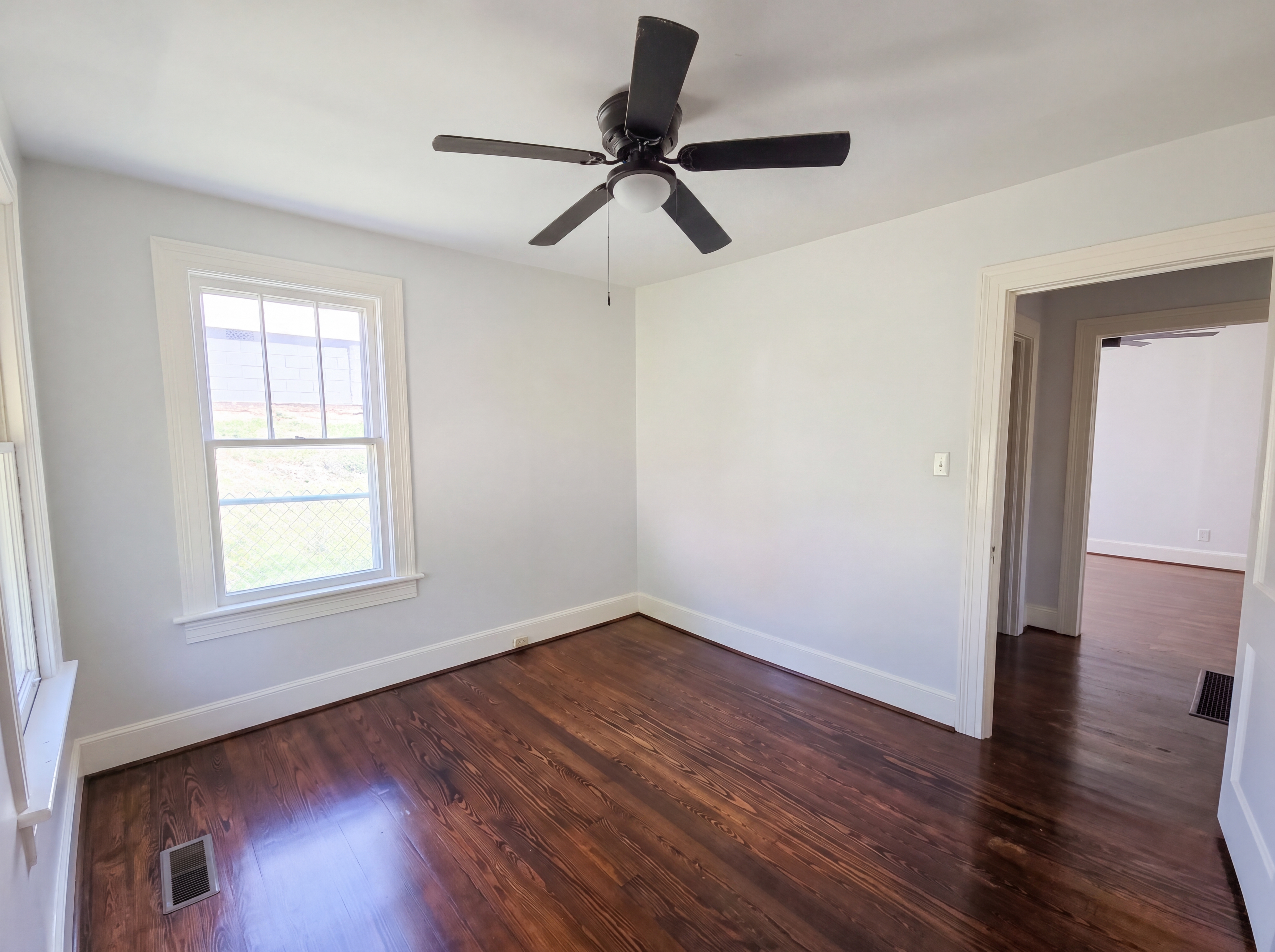 Photo 12 of 18 of 1401 E 9th St, Anniston, AL