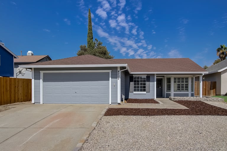 Photo 1 of 33 - 4205 Gold Ridge Way, Antelope, CA 95843