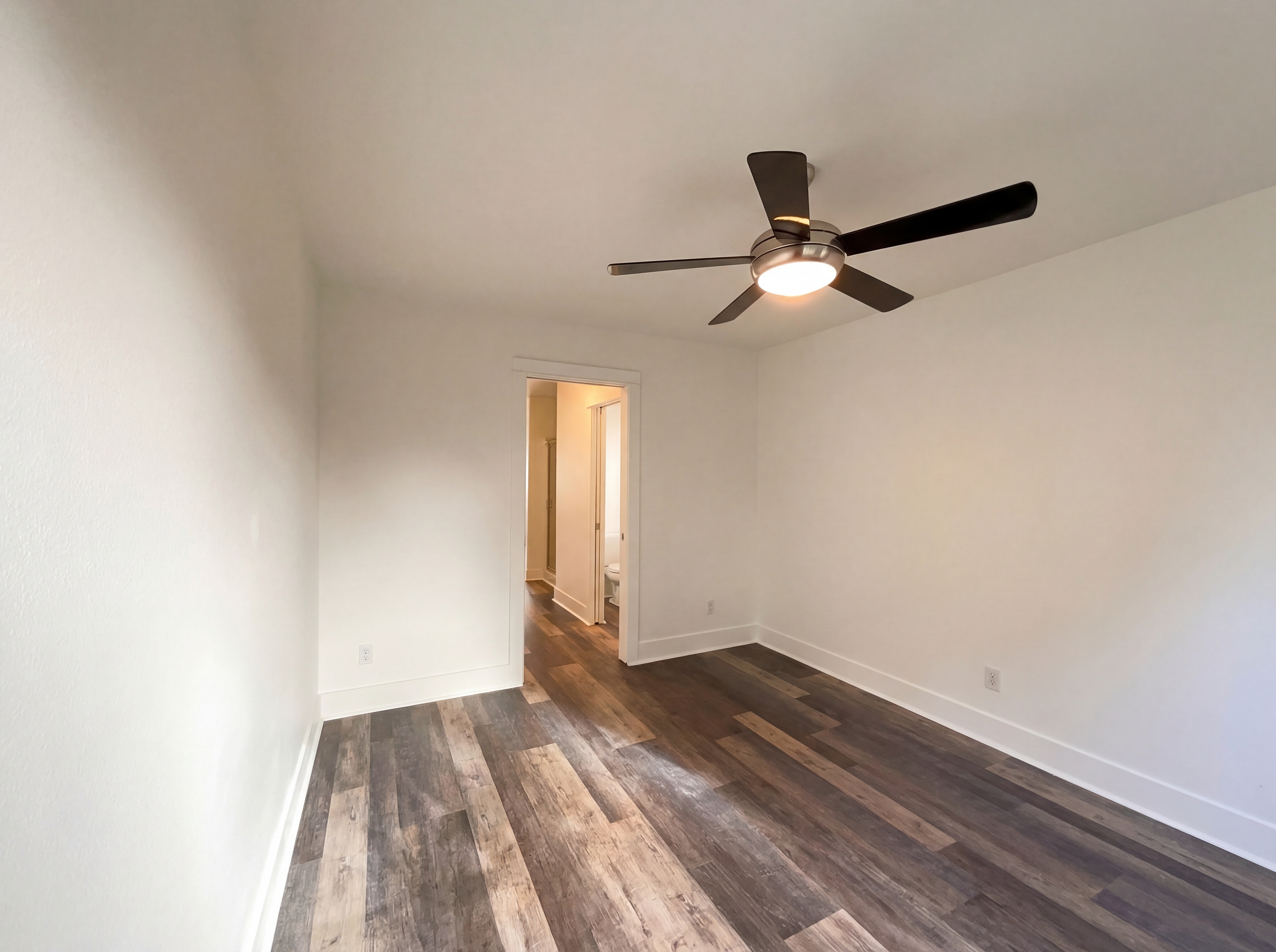 Photo 27 of 35 of 10989 SW Oneida St, Tualatin, OR