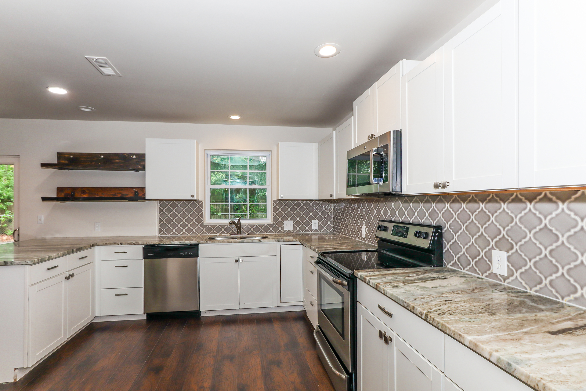 Photo 17 of 33 of 745 Tyson Dr, Pawleys Island, SC